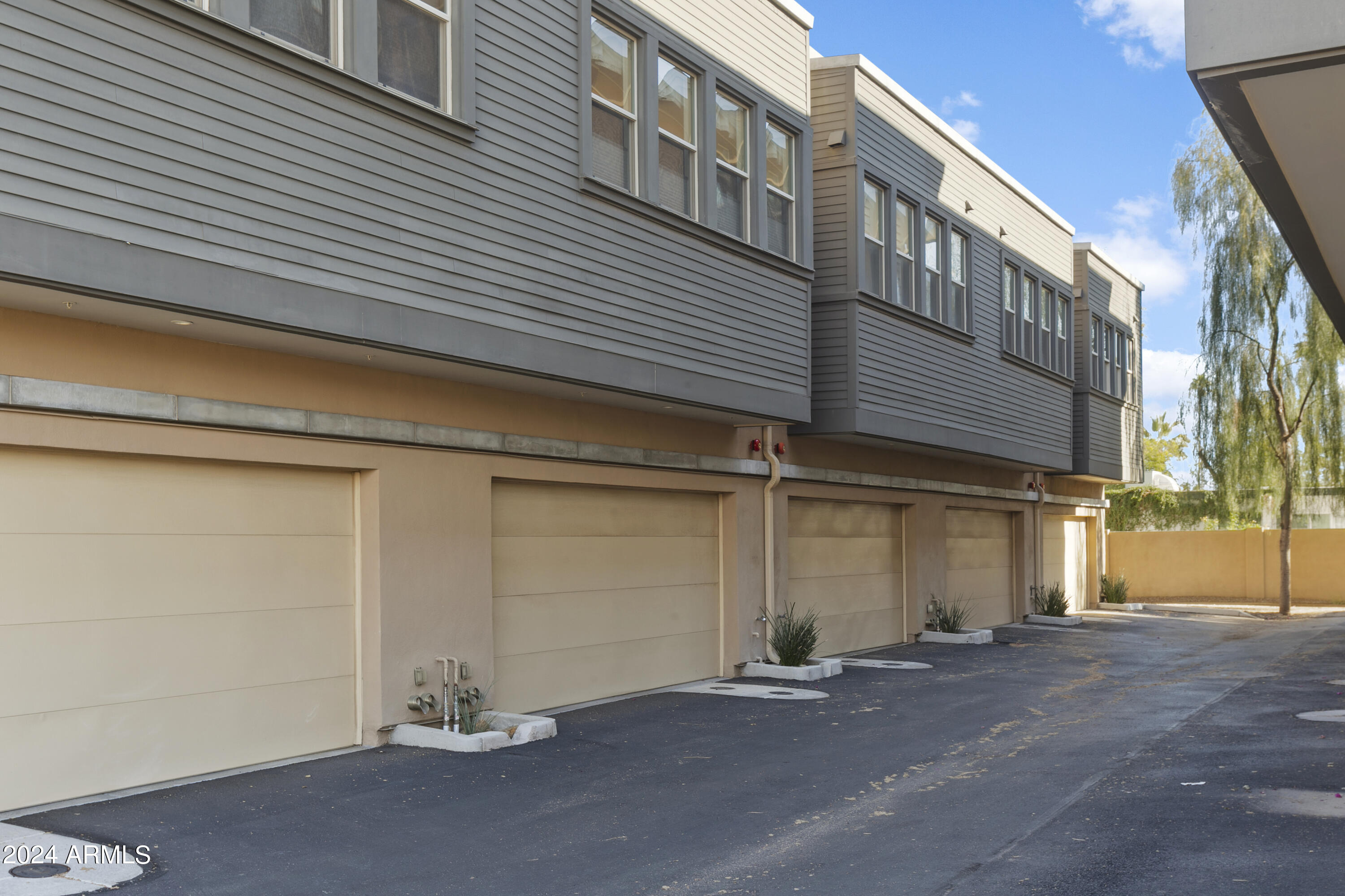 1400 E BETHANY HOME Road # 28