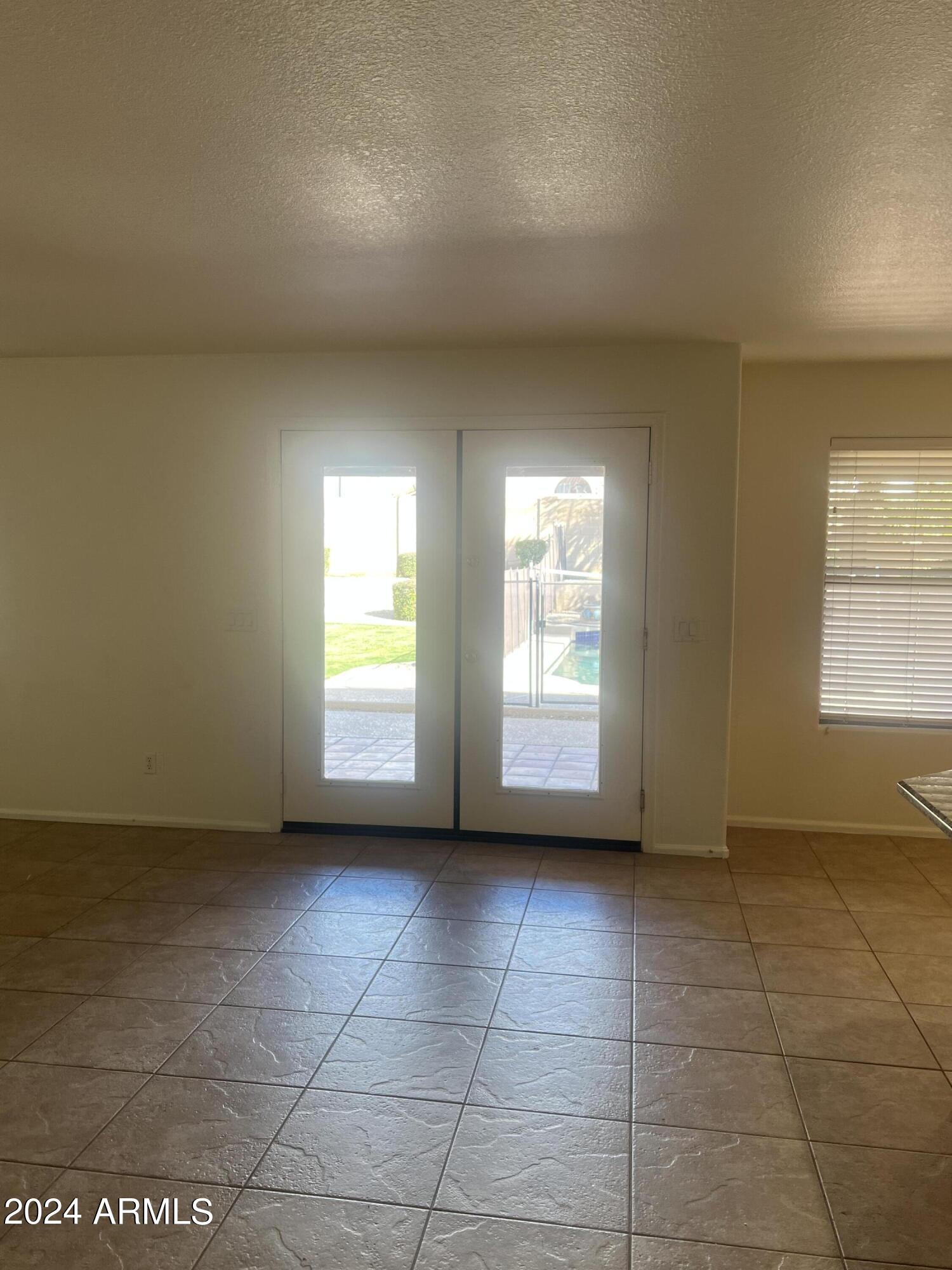 20911 N 39TH Place