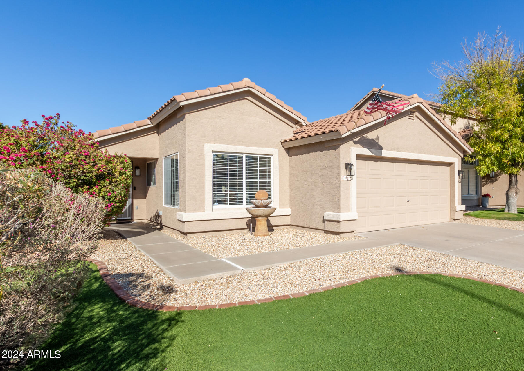 1210 W GERONIMO Place