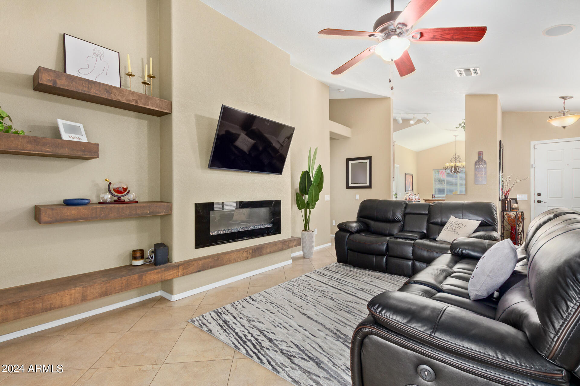 1210 W GERONIMO Place