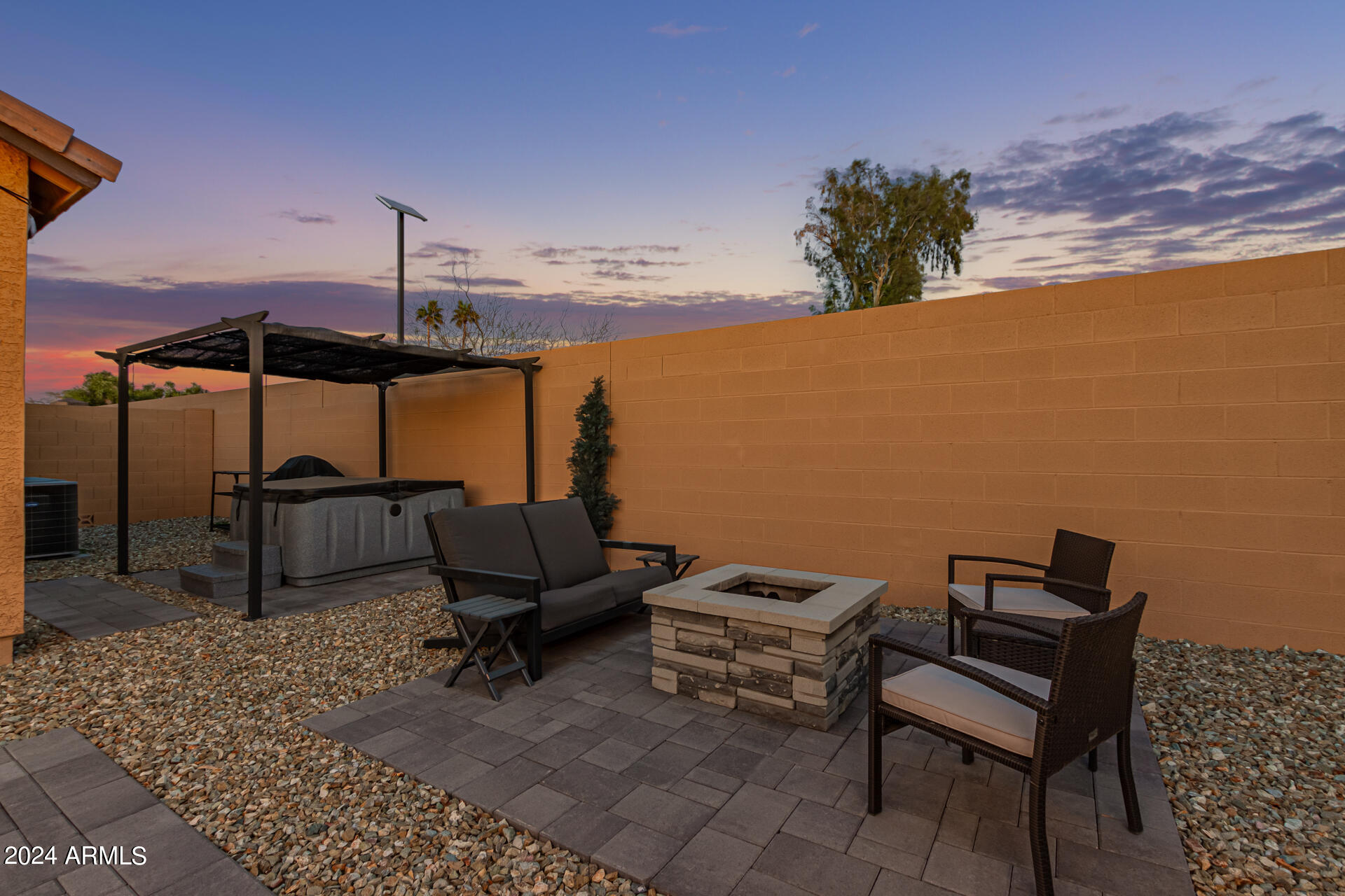 9707 W CARON Drive