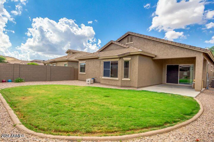 5240 W MAYA Way