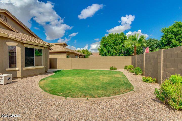 5240 W MAYA Way