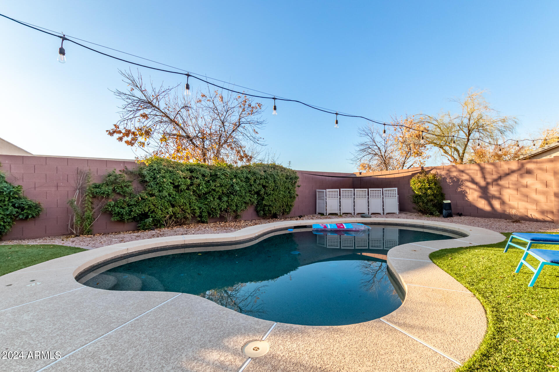 3307 E WALTANN Lane