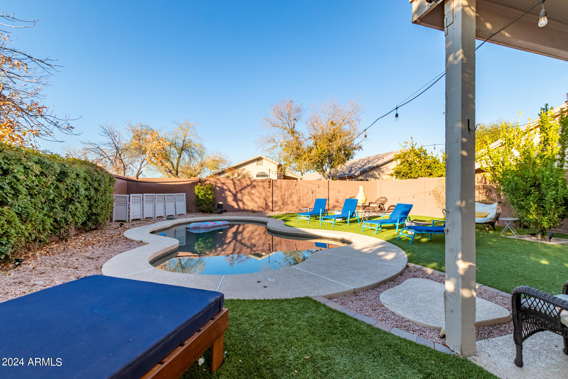 3307 E WALTANN Lane