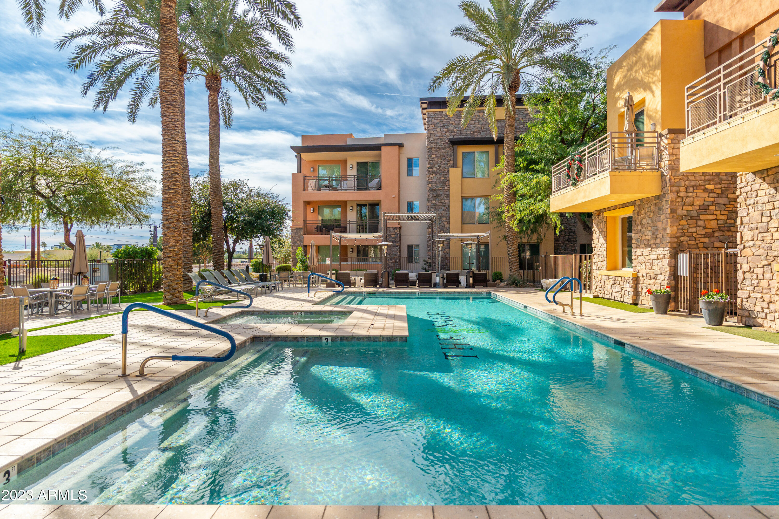 4805 N WOODMERE FAIRWAY -- # 3006