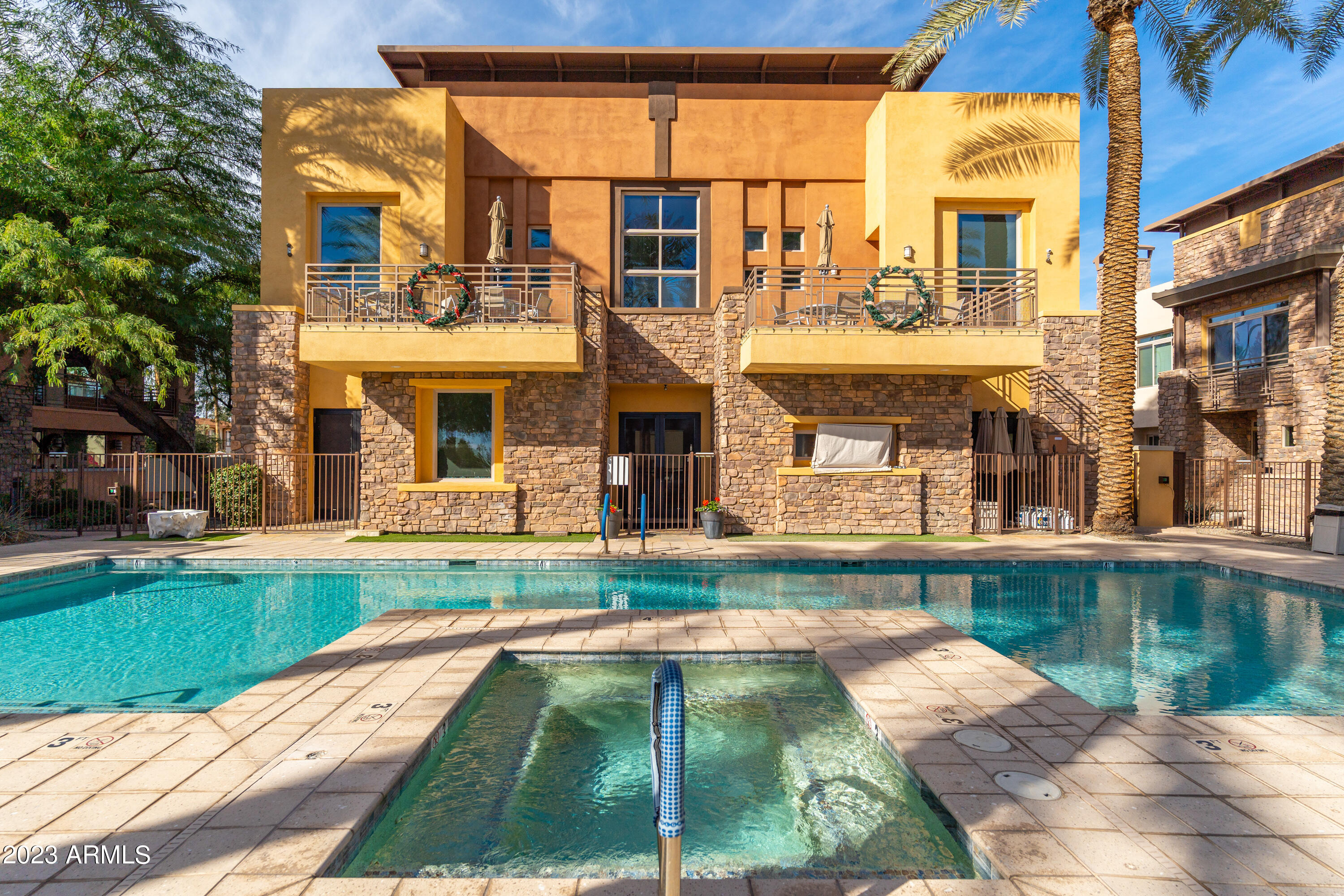 4805 N WOODMERE FAIRWAY -- # 3006