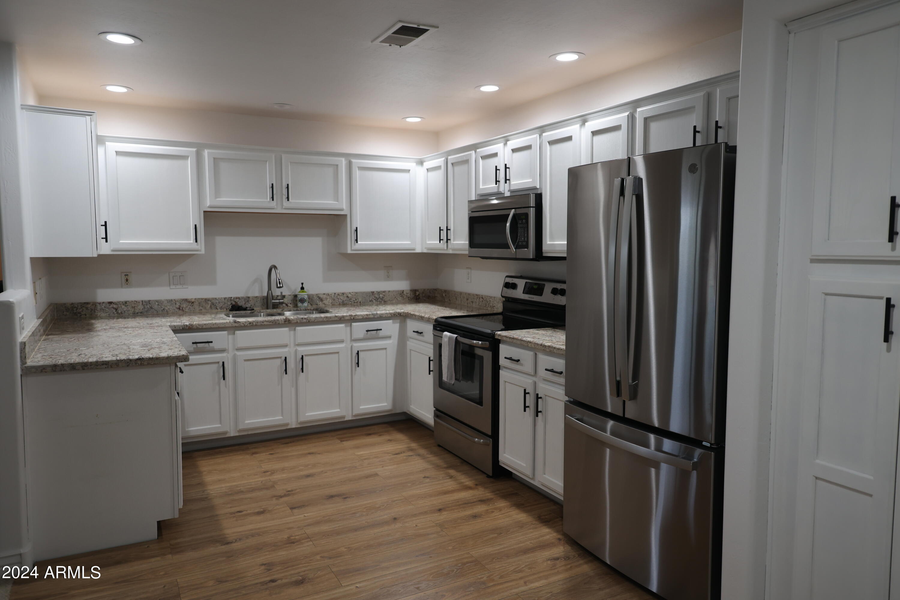 16801 N 94TH Street # 2060