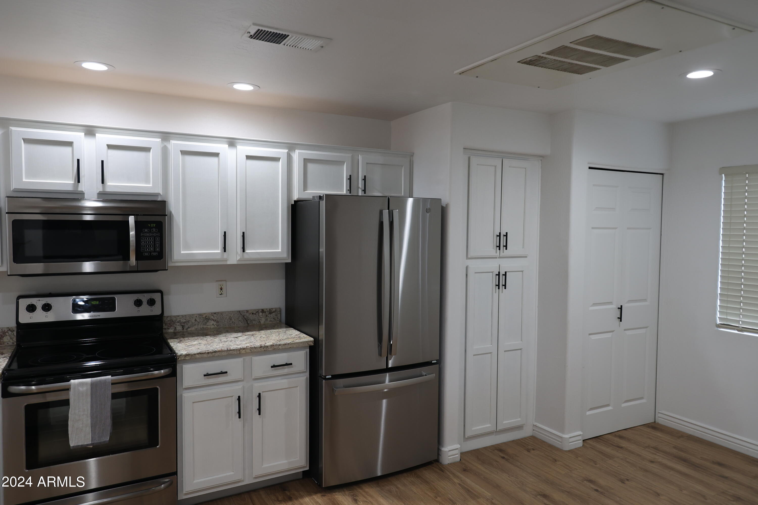 16801 N 94TH Street # 2060