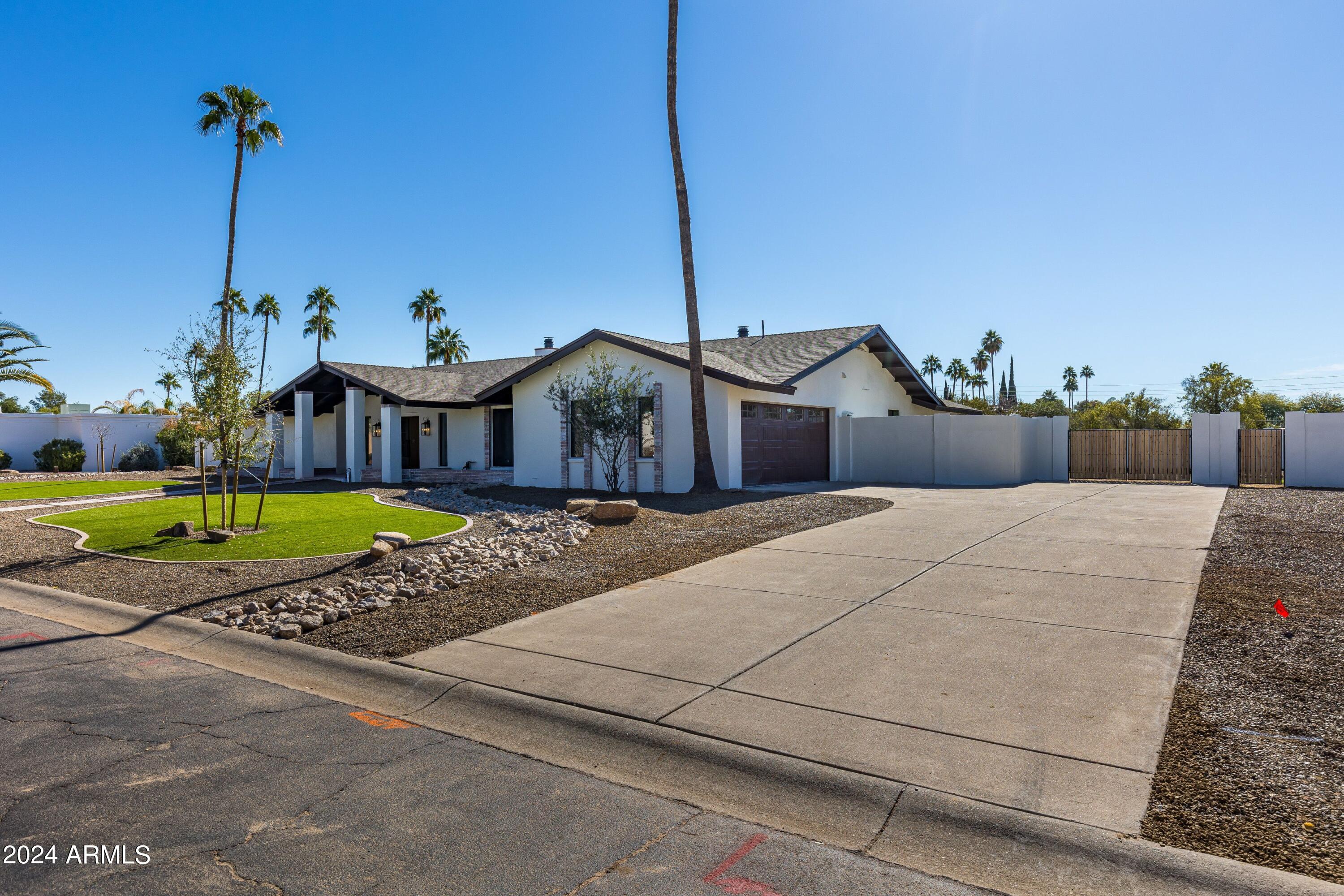 6701 E LUDLOW Drive