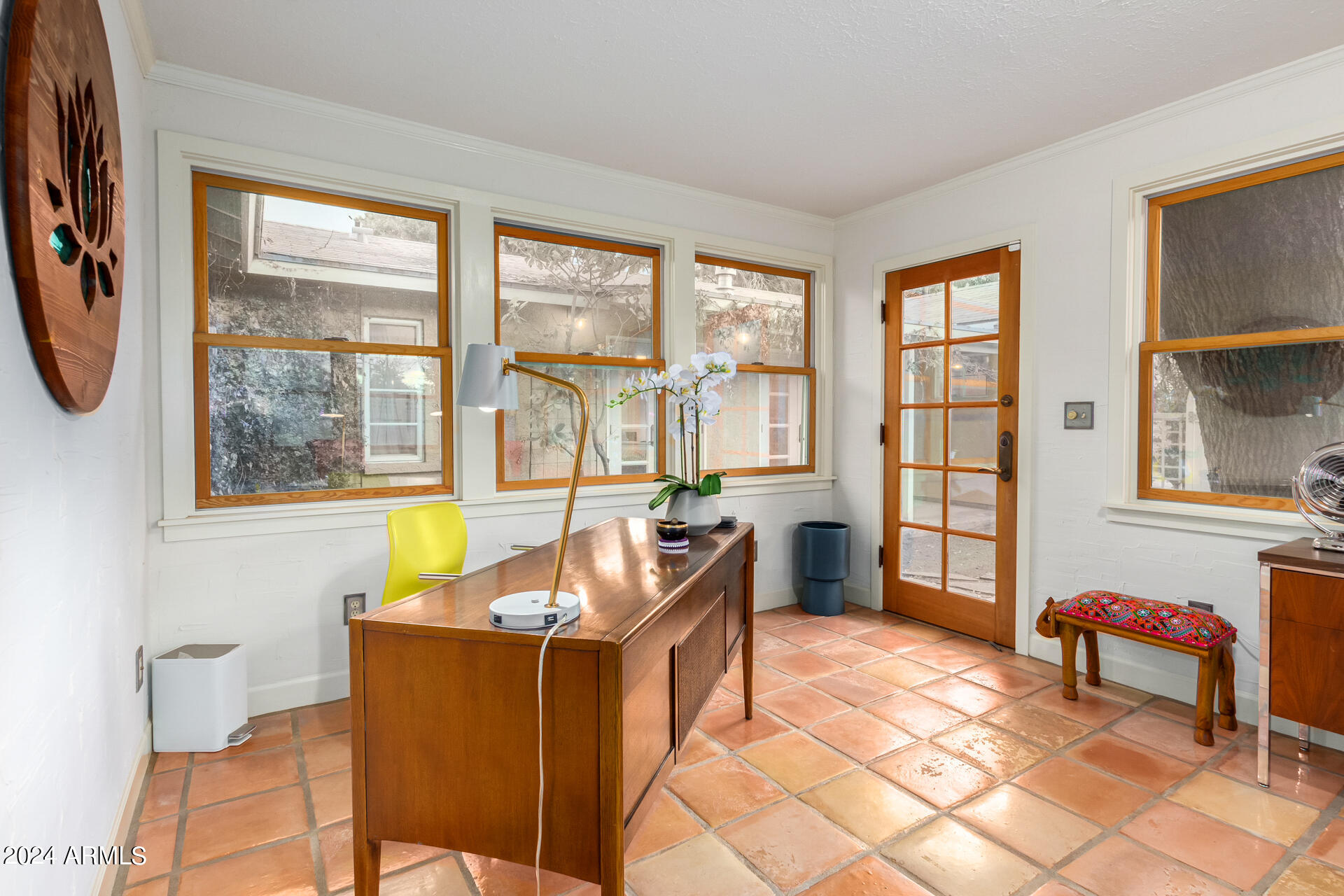 543 W 15TH Street W