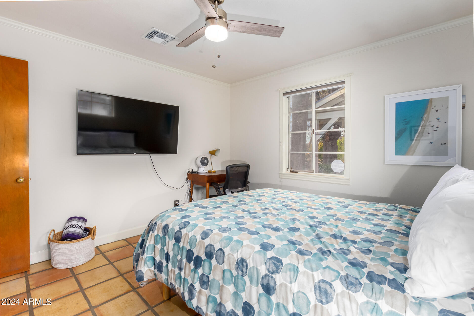 543 W 15TH Street W