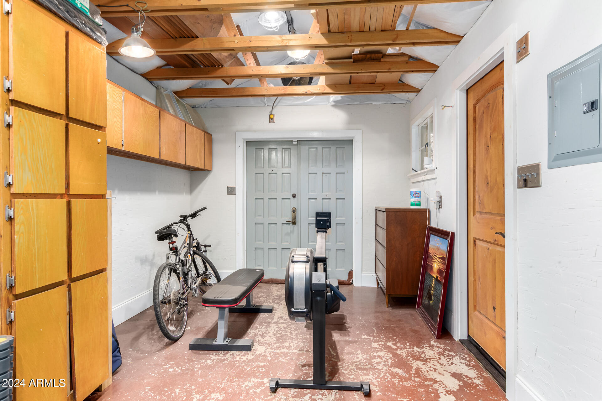 543 W 15TH Street W