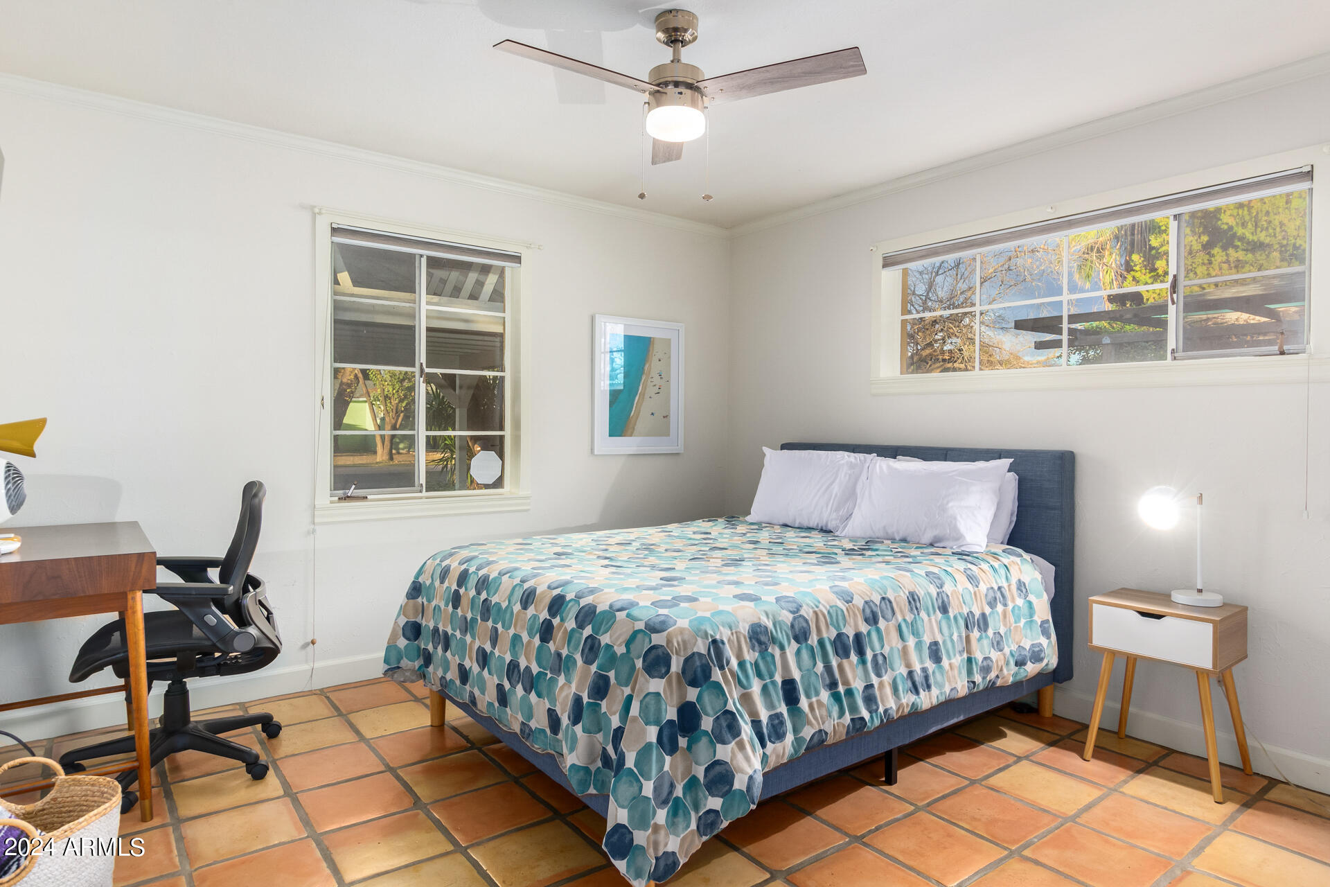 543 W 15TH Street W