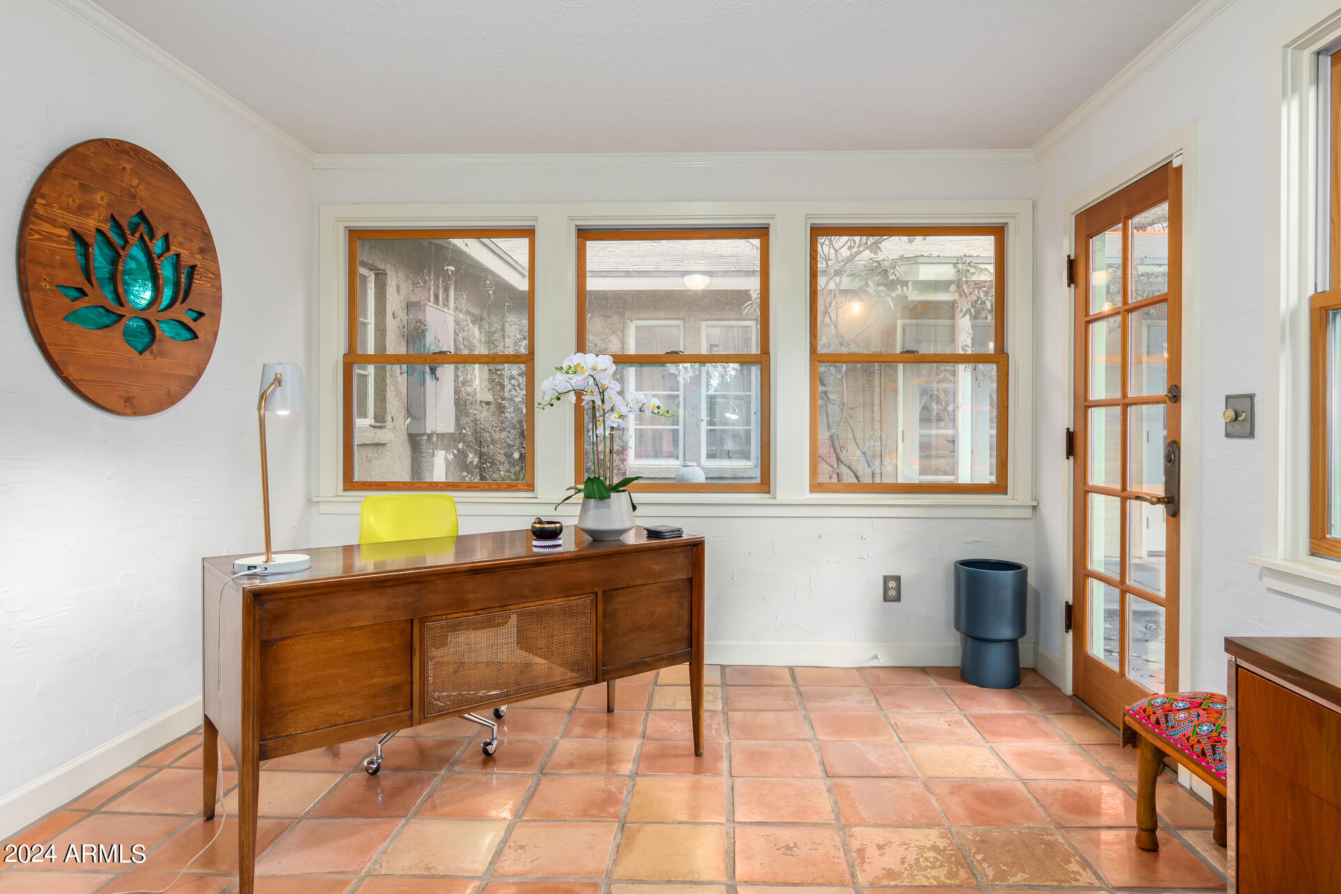 543 W 15TH Street W