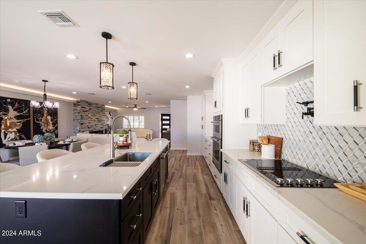 5232 N 14TH Place