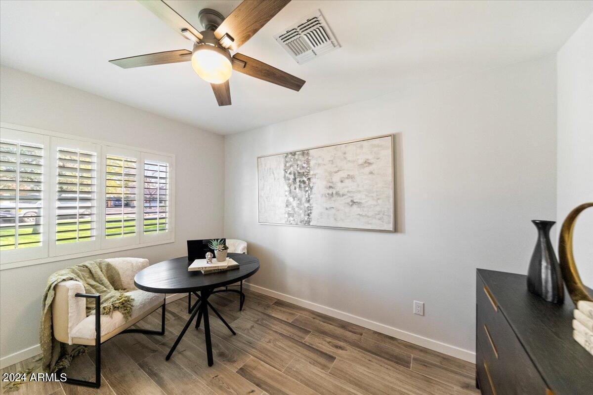 5232 N 14TH Place
