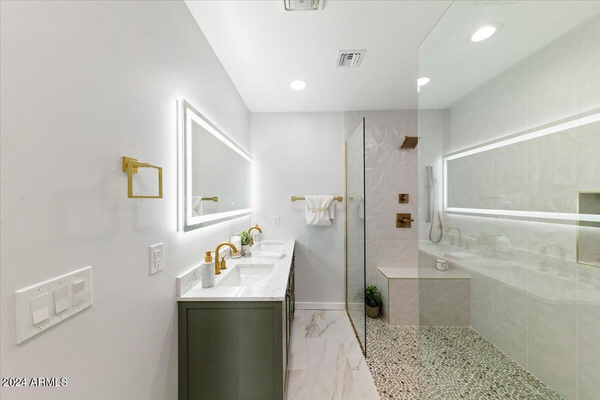 5232 N 14TH Place