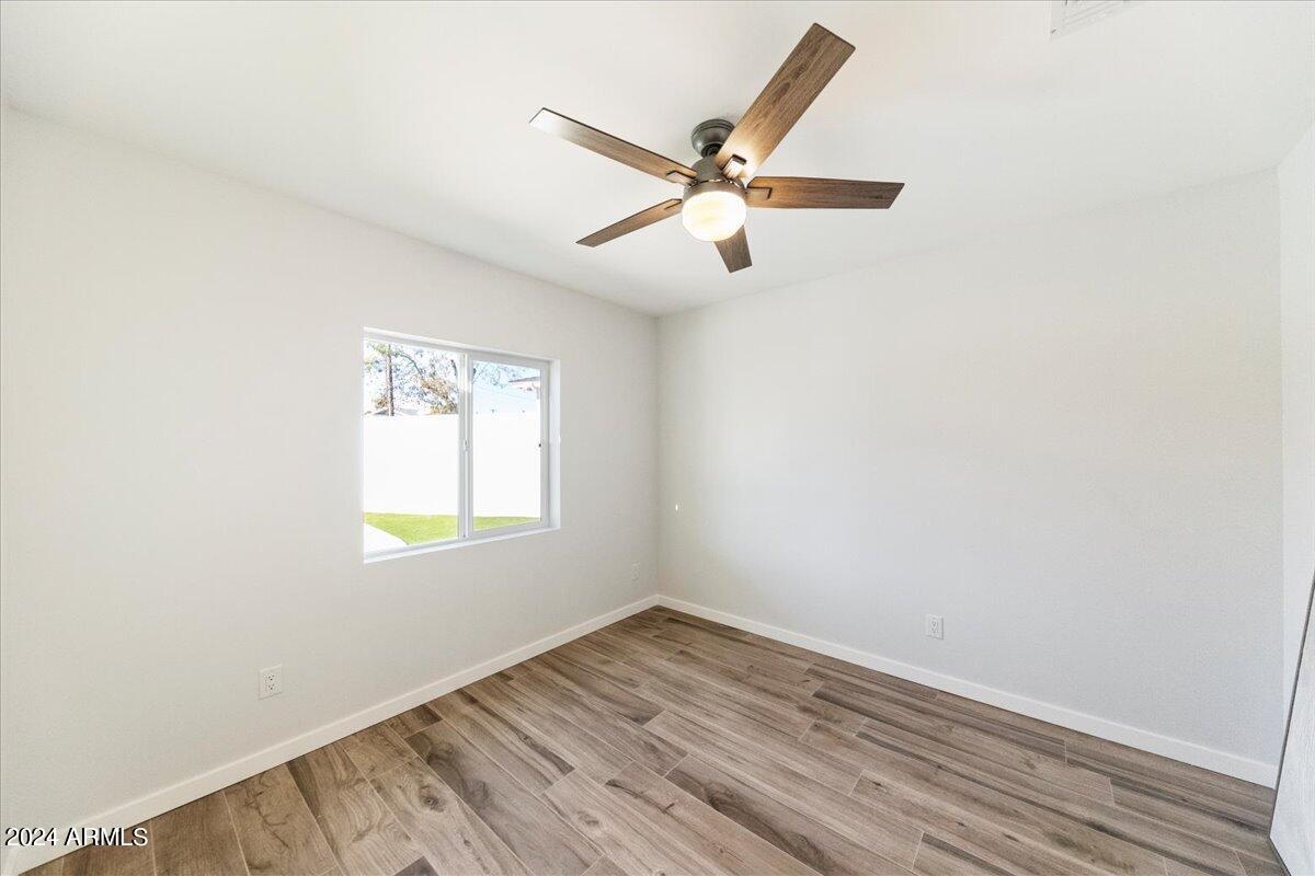 5232 N 14TH Place