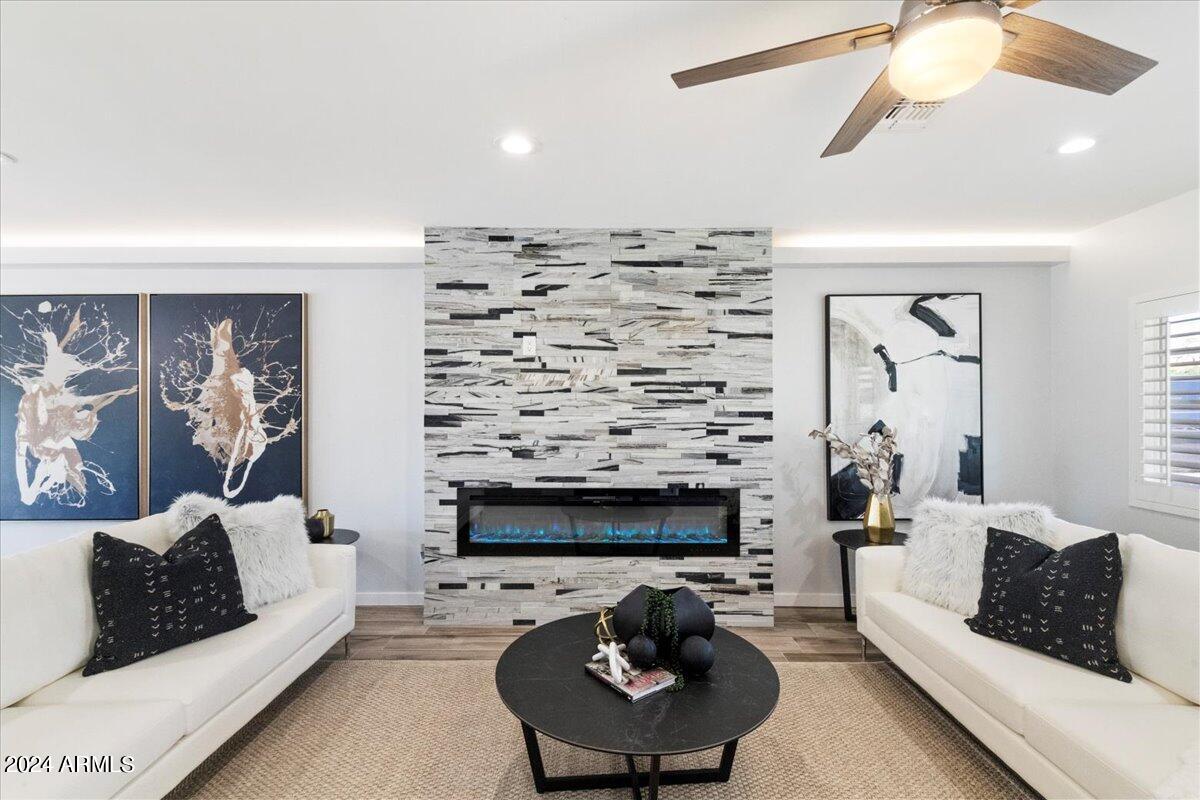 5232 N 14TH Place