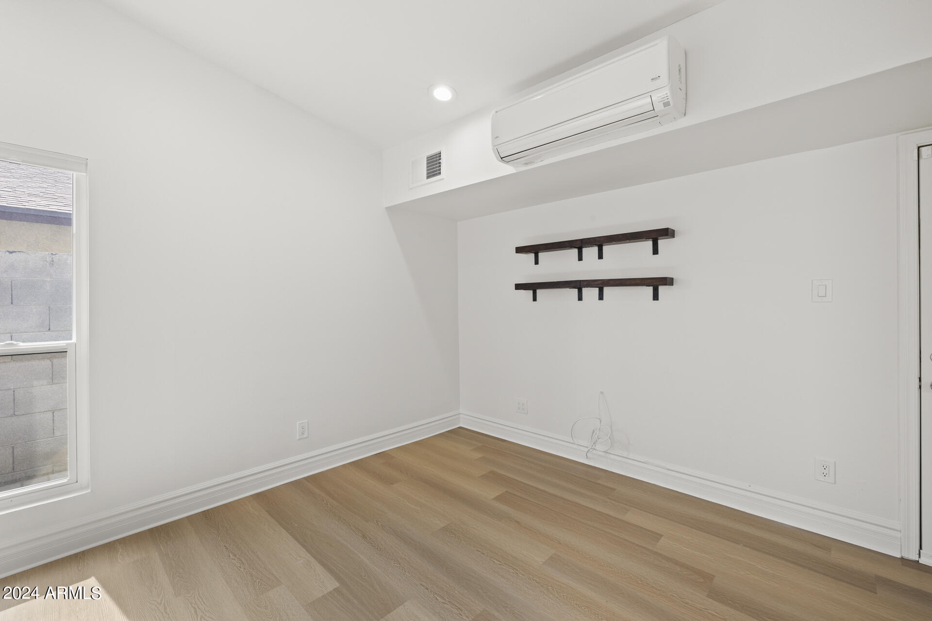 1018 S SANTA BARBARA --