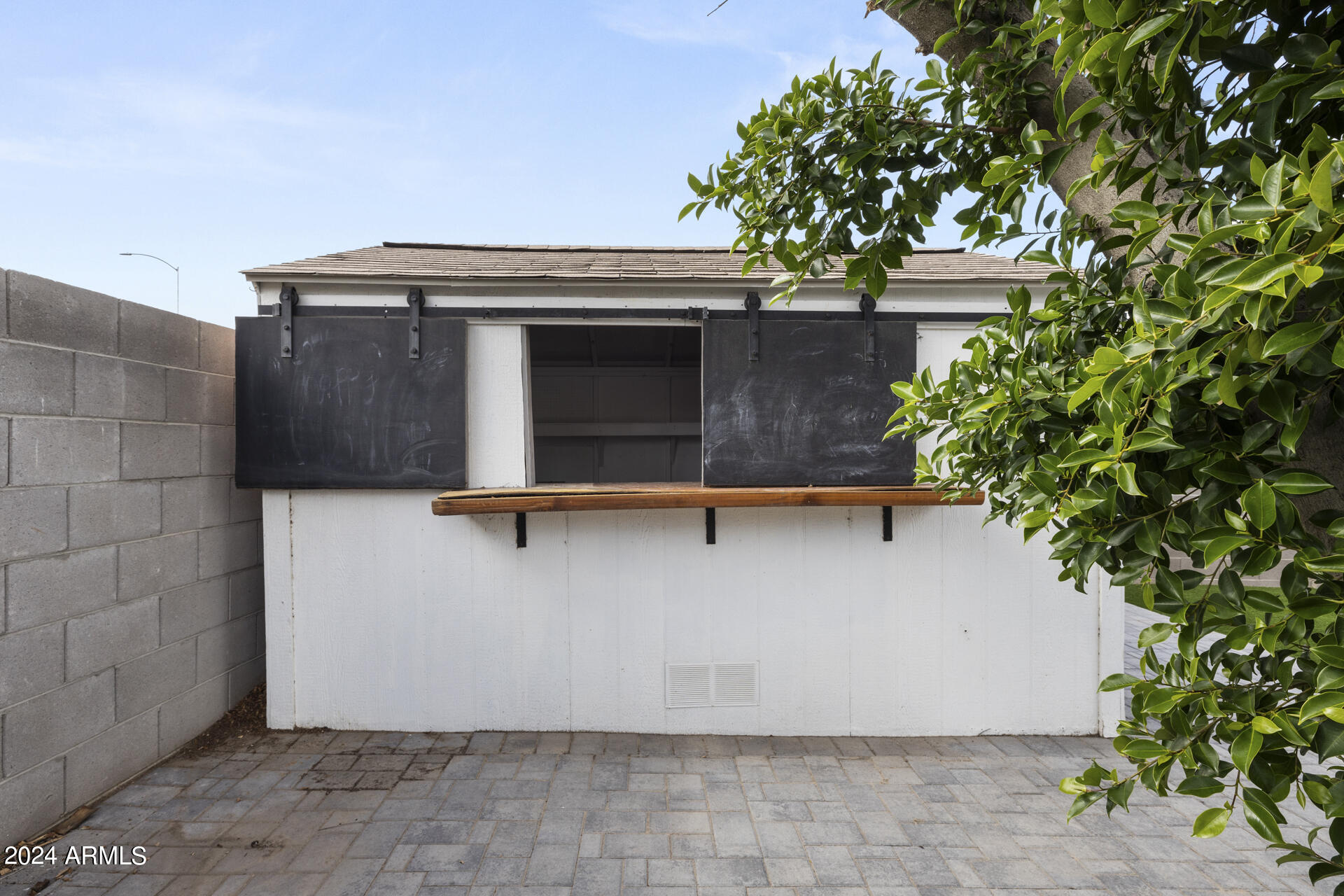 1018 S SANTA BARBARA --