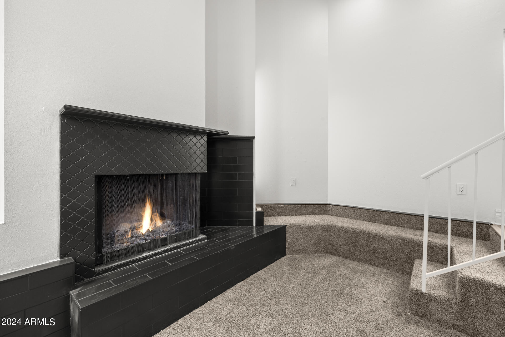 1018 S SANTA BARBARA --