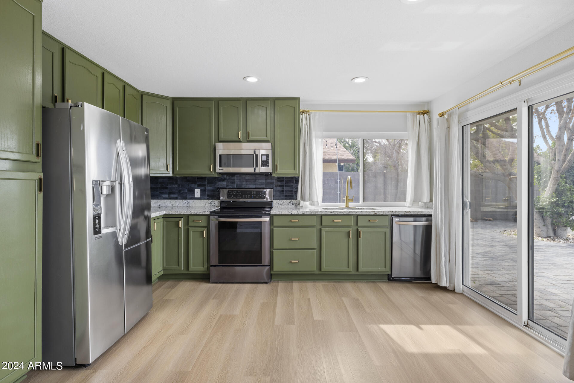 1018 S SANTA BARBARA --