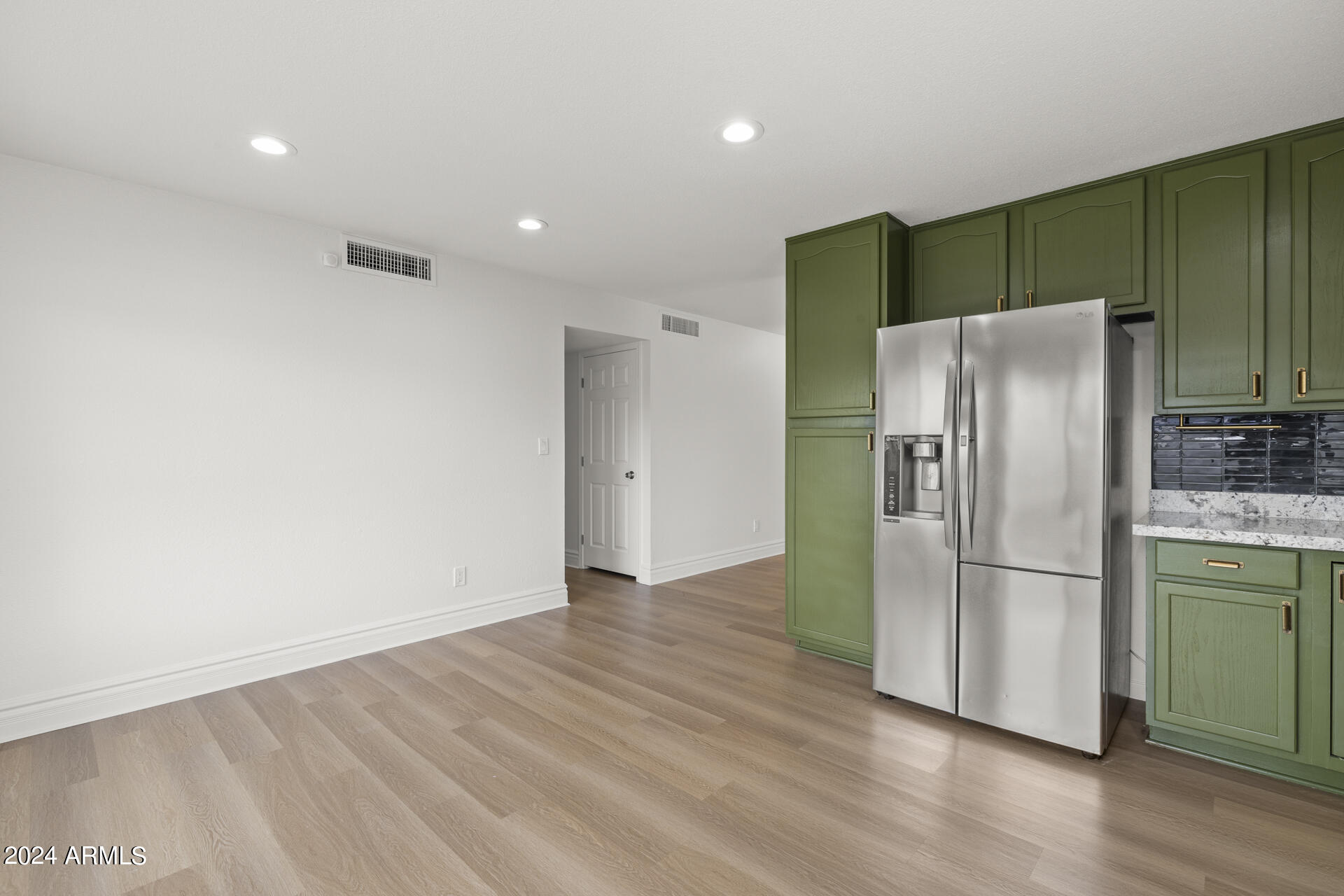 1018 S SANTA BARBARA --