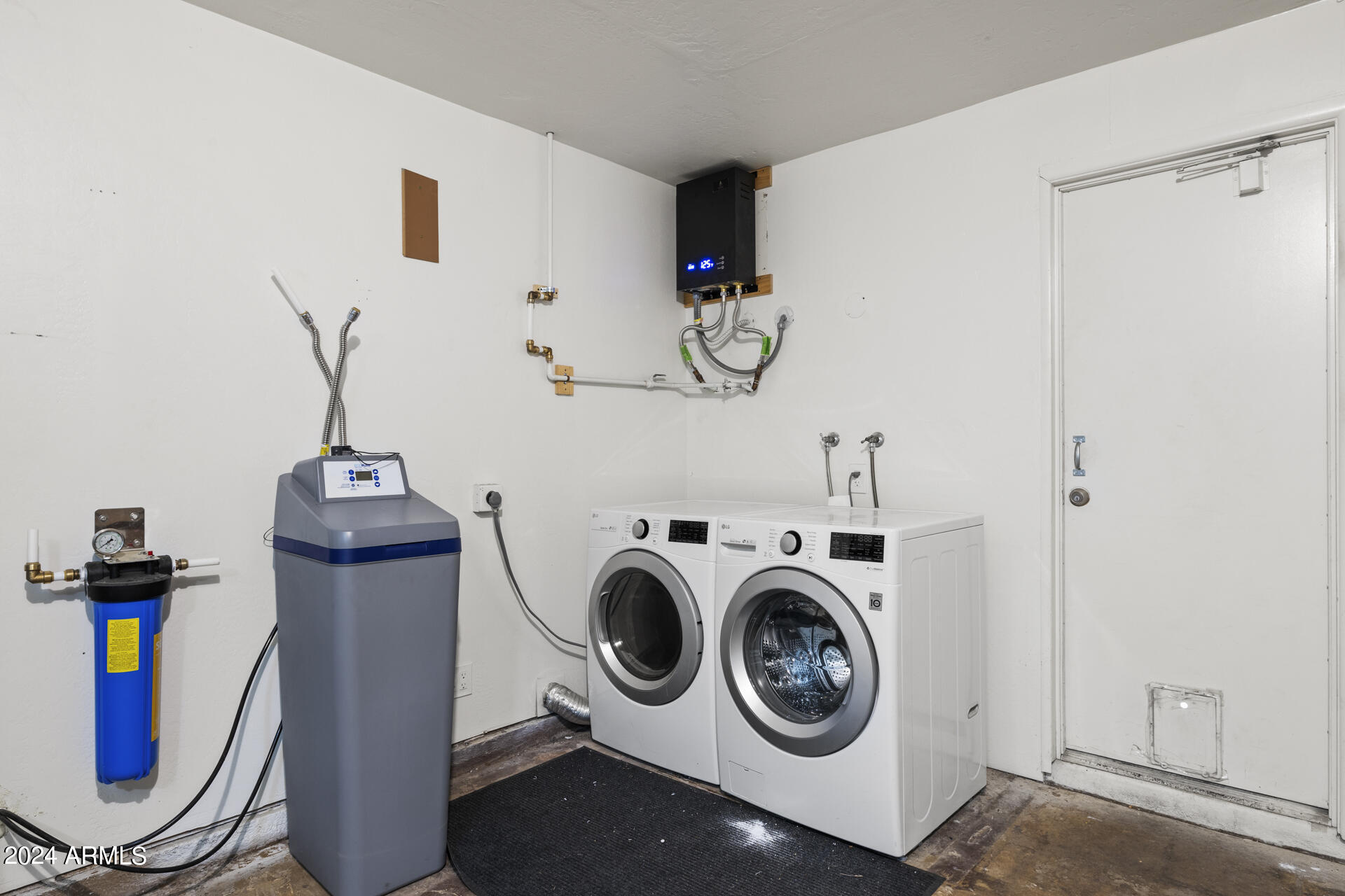 1018 S SANTA BARBARA --