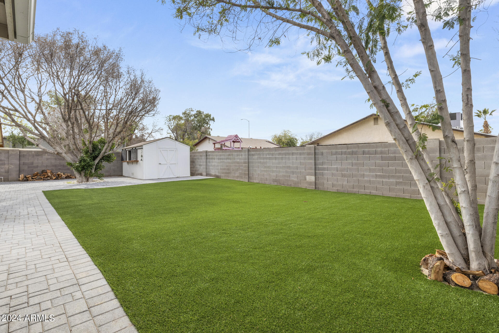 1018 S SANTA BARBARA --