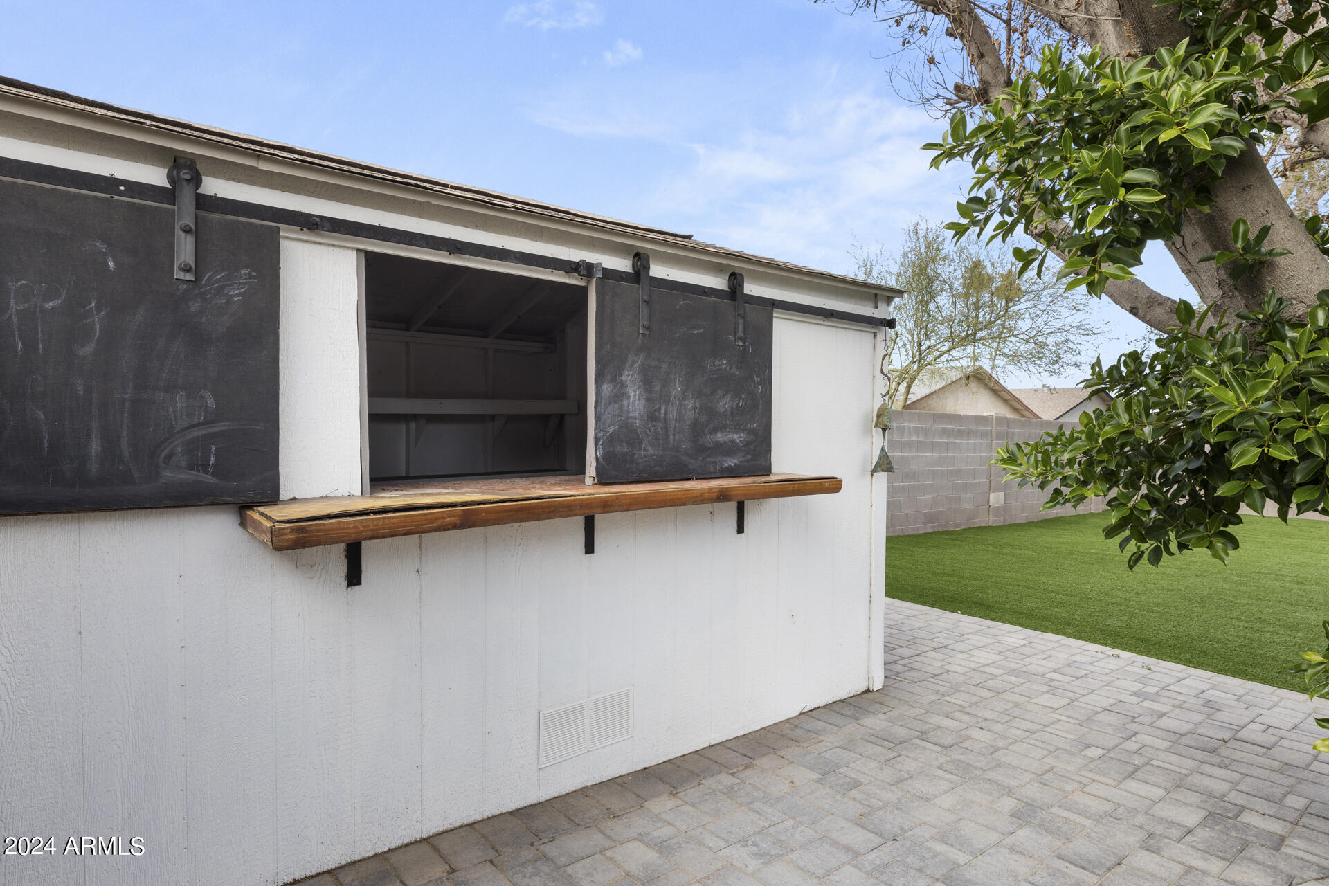 1018 S SANTA BARBARA --