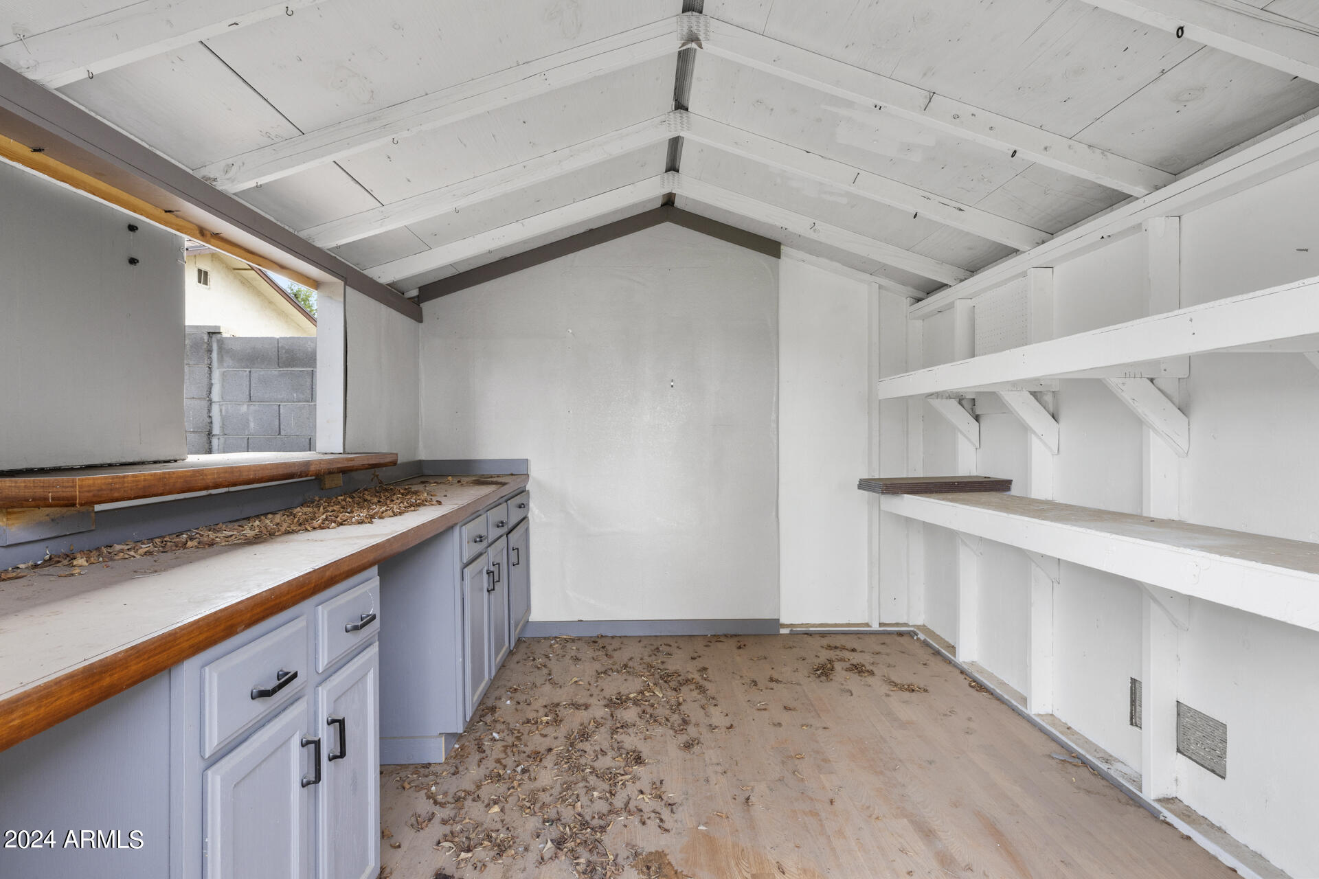 1018 S SANTA BARBARA --