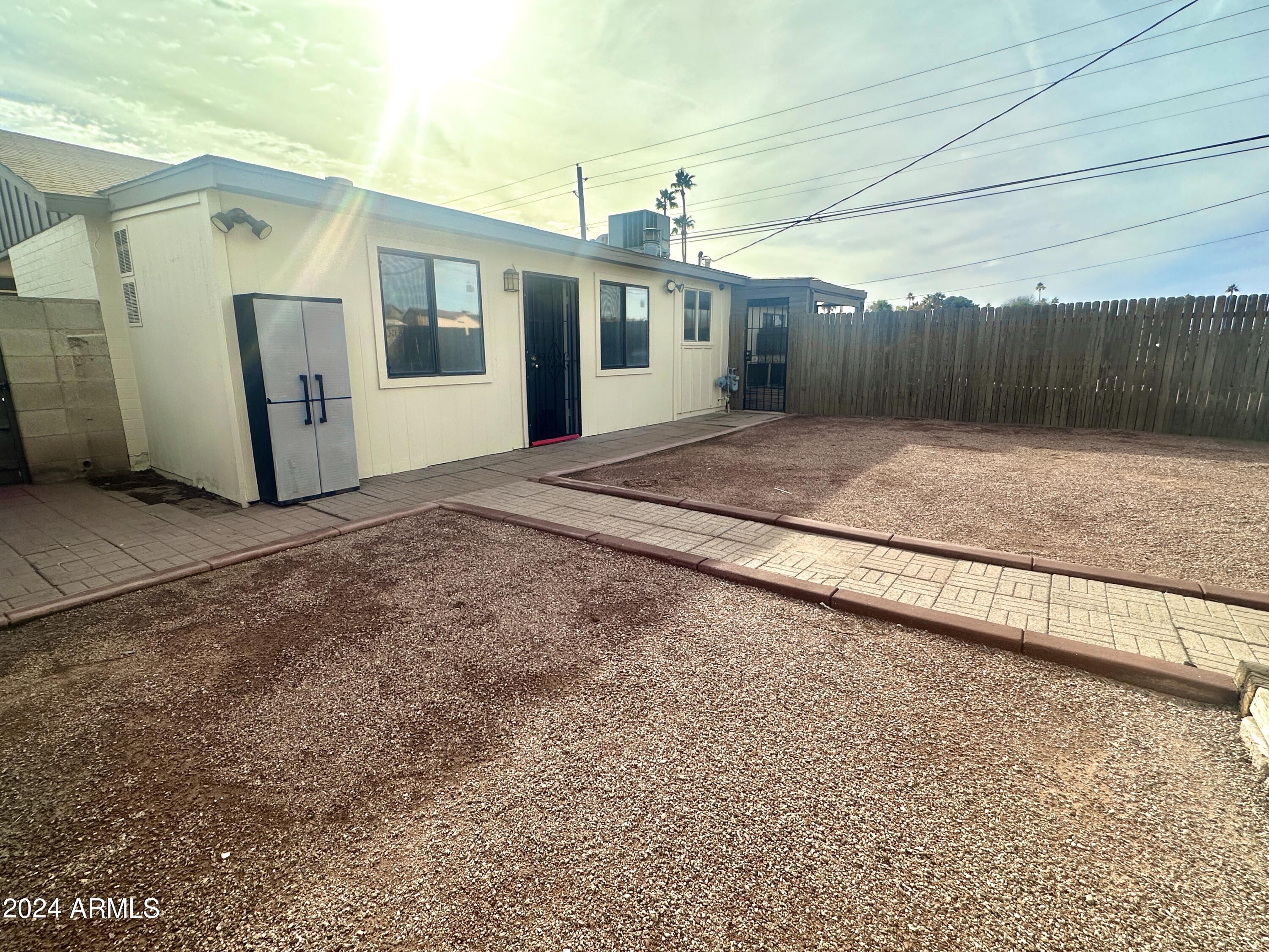 3646 W COLTER Street