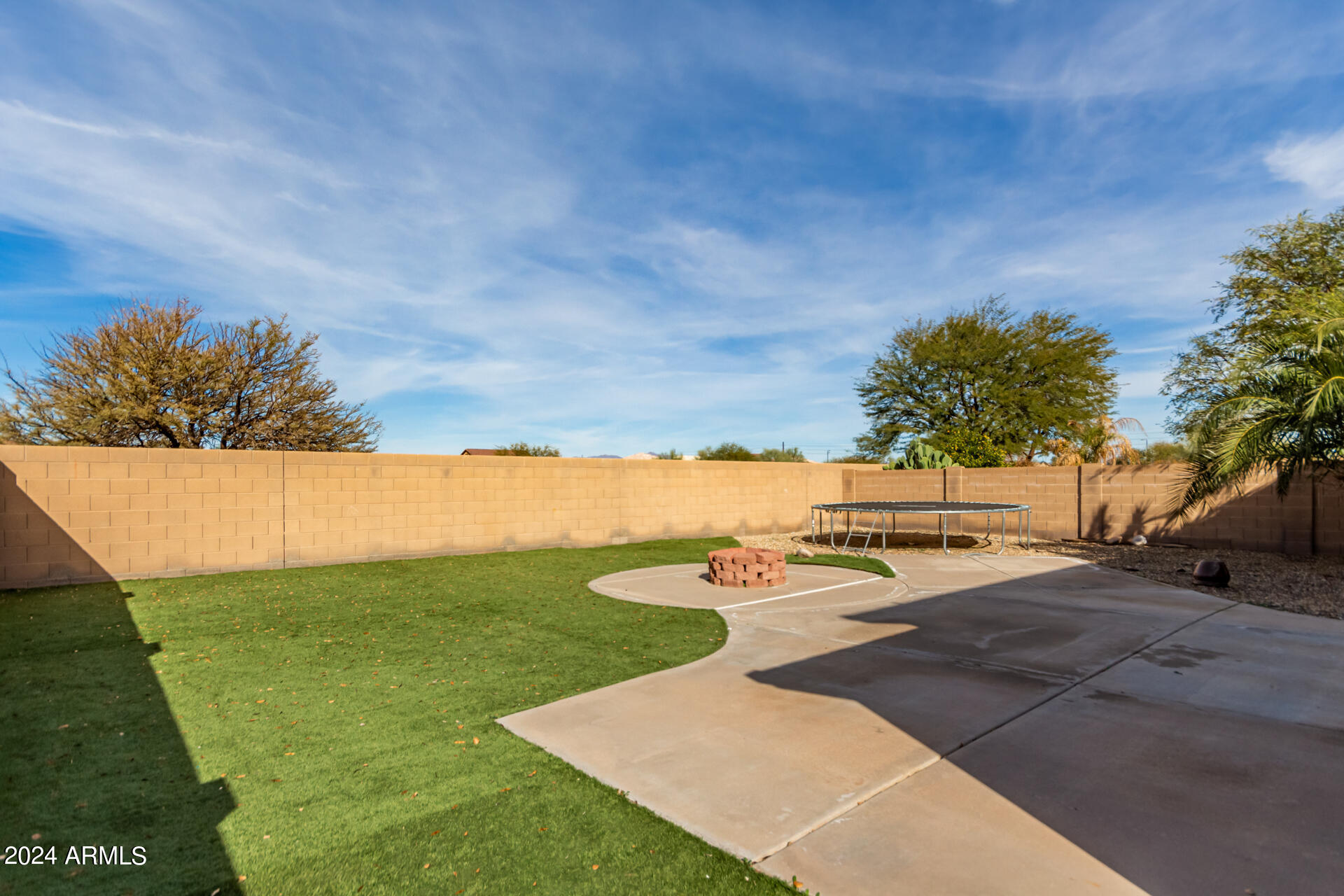 1588 E OAK Road