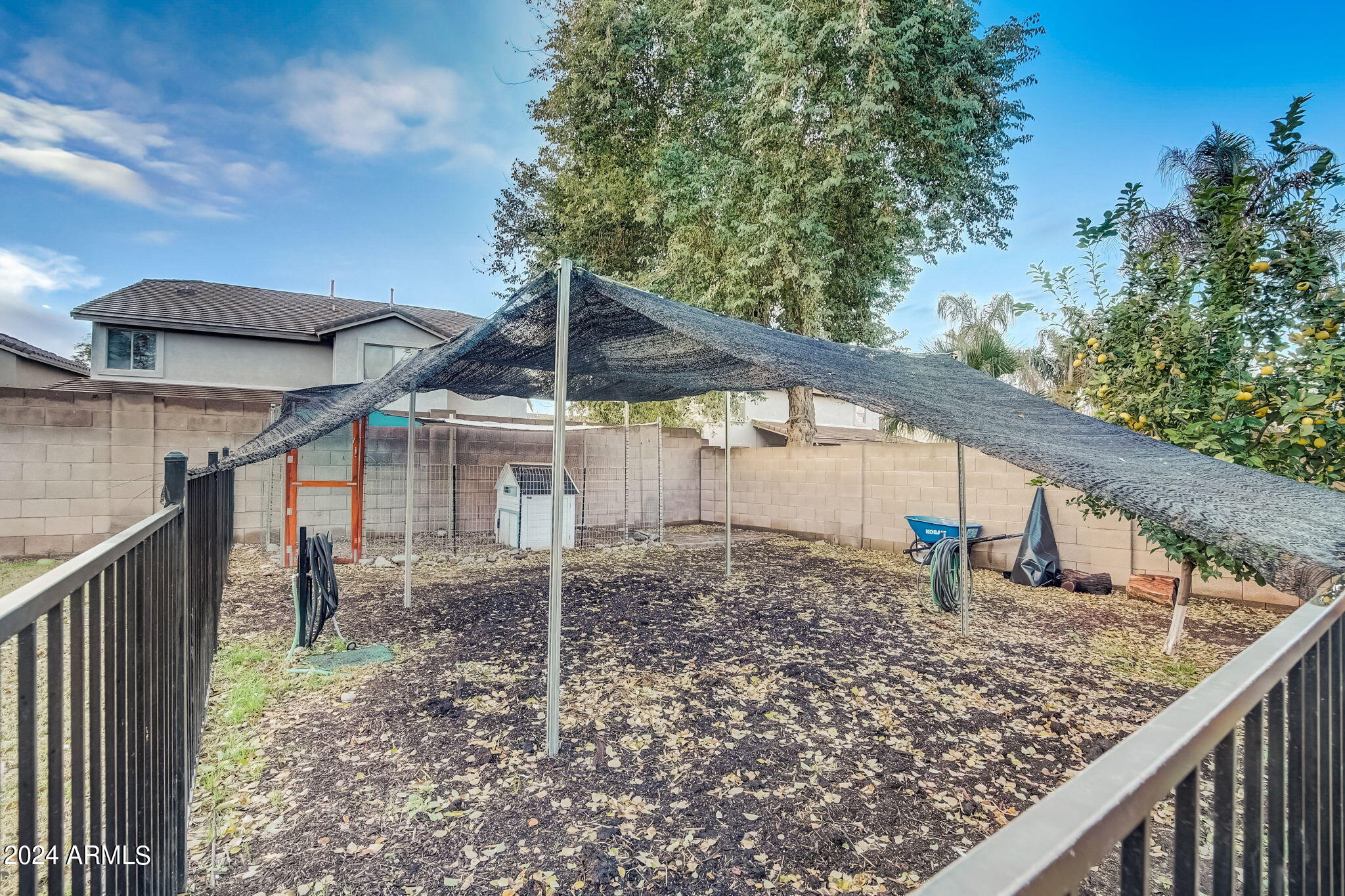 2757 E TEAKWOOD Place