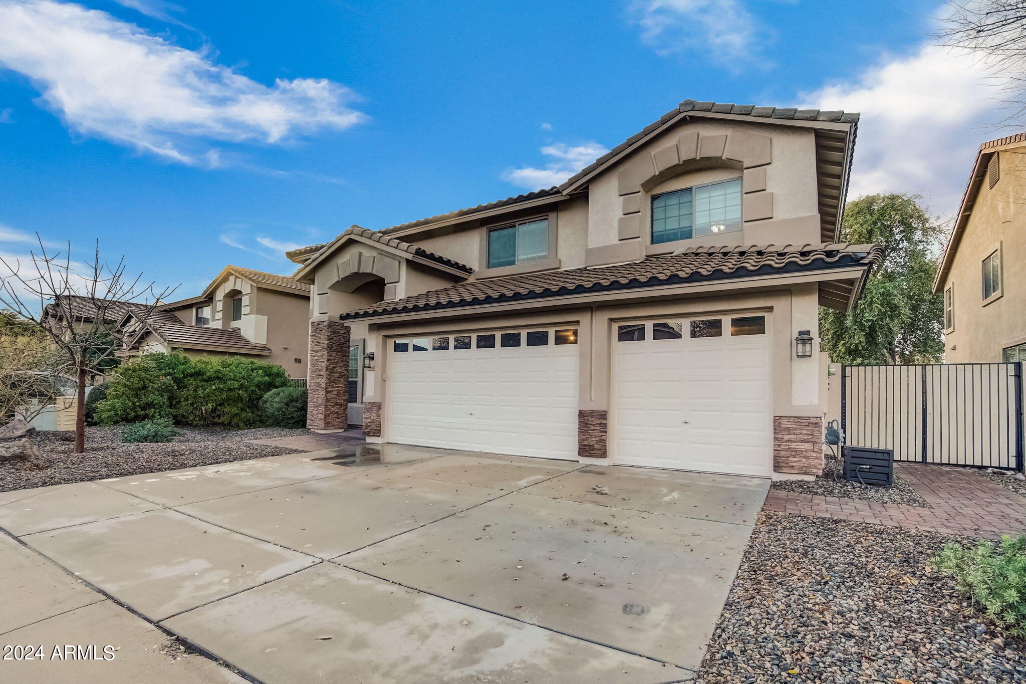 2757 E TEAKWOOD Place