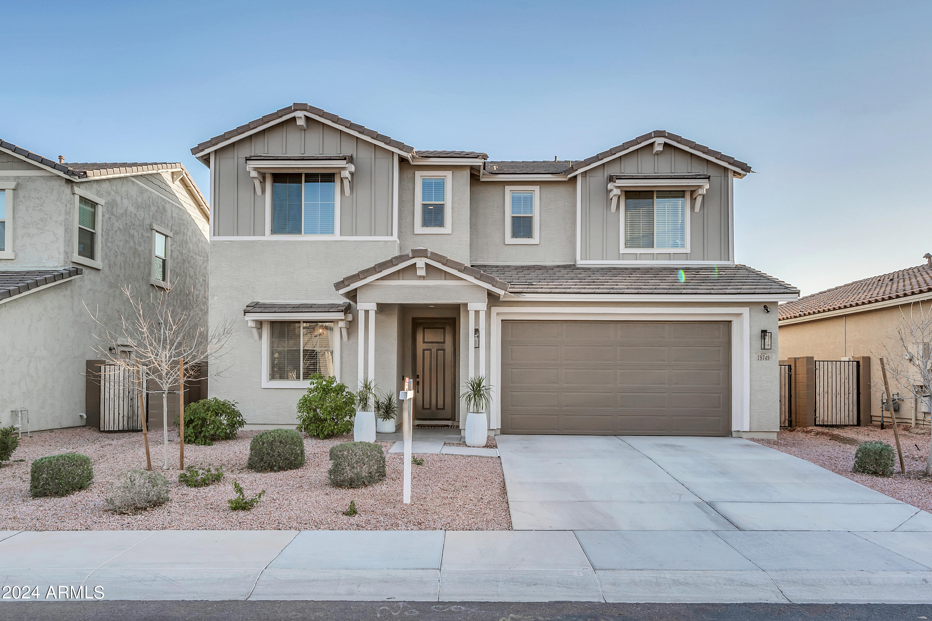 19749 W PINCHOT Drive
