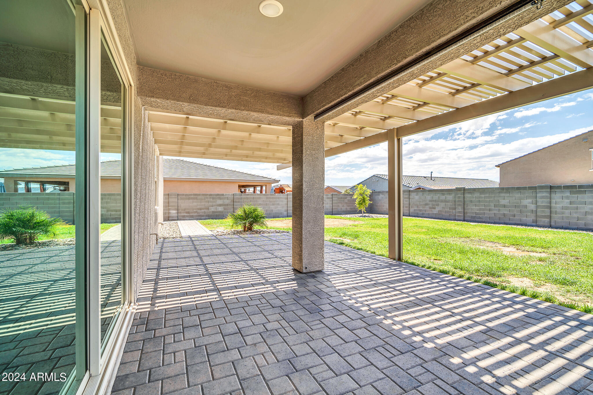 17735 W PINNACLE VISTA Drive