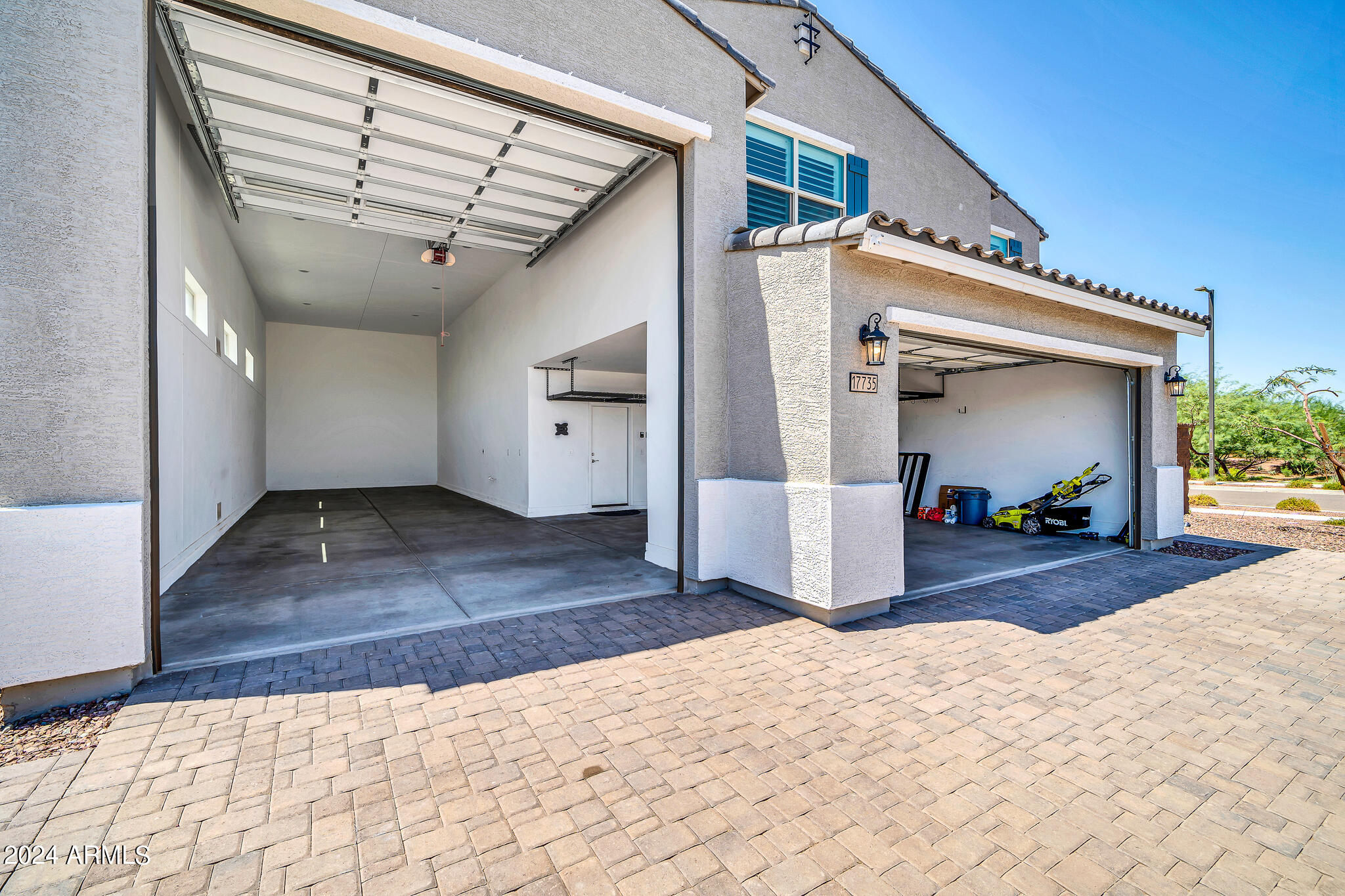 17735 W PINNACLE VISTA Drive