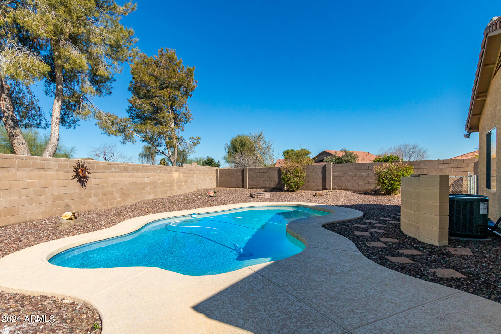 42058 W VENTURE Court