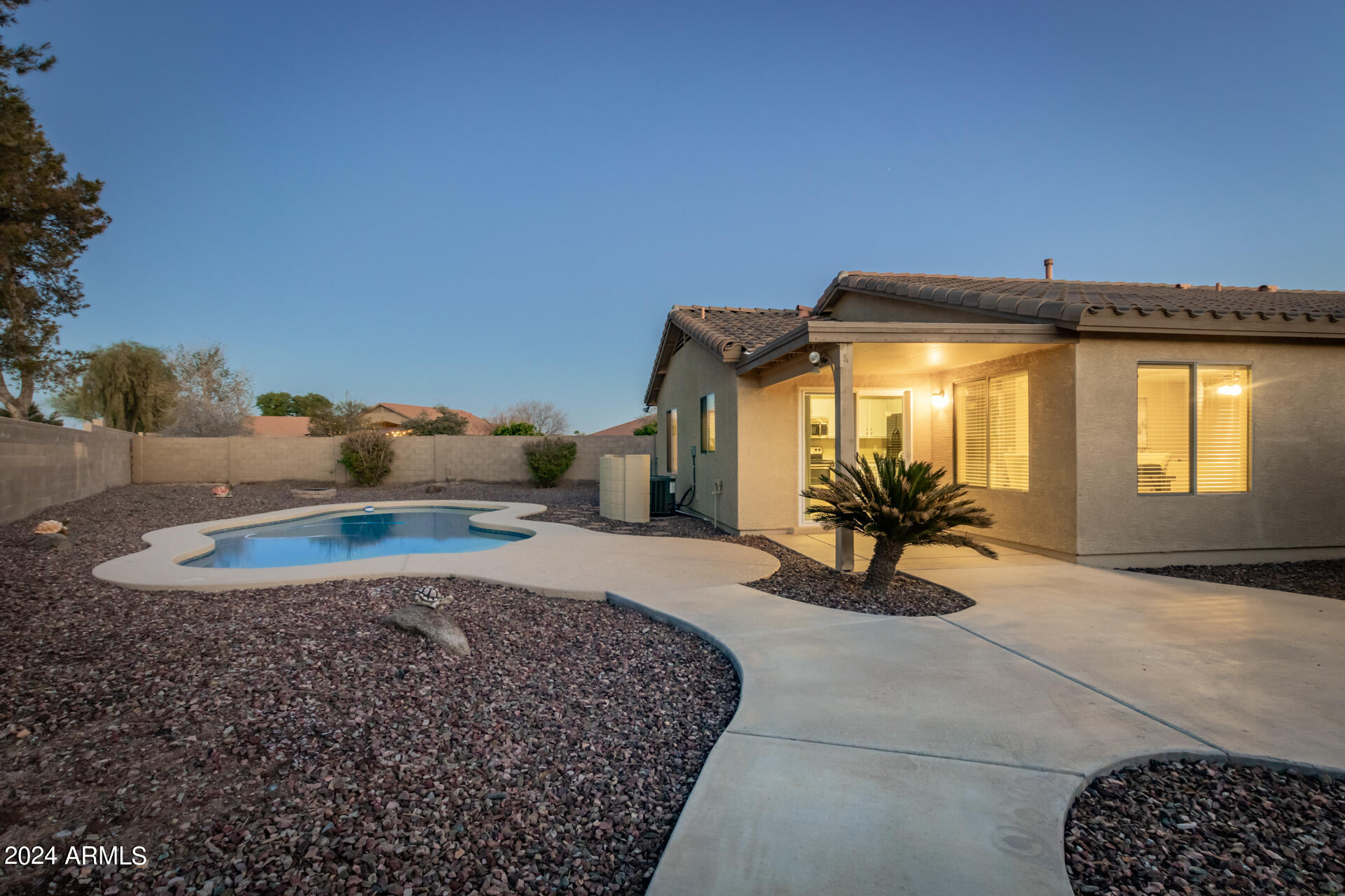 42058 W VENTURE Court