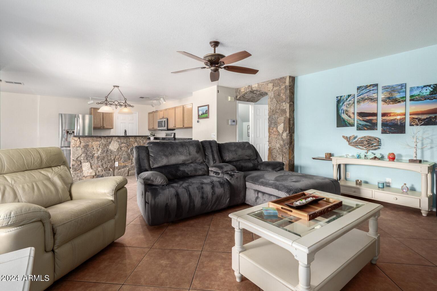 3009 W QUAIL Avenue