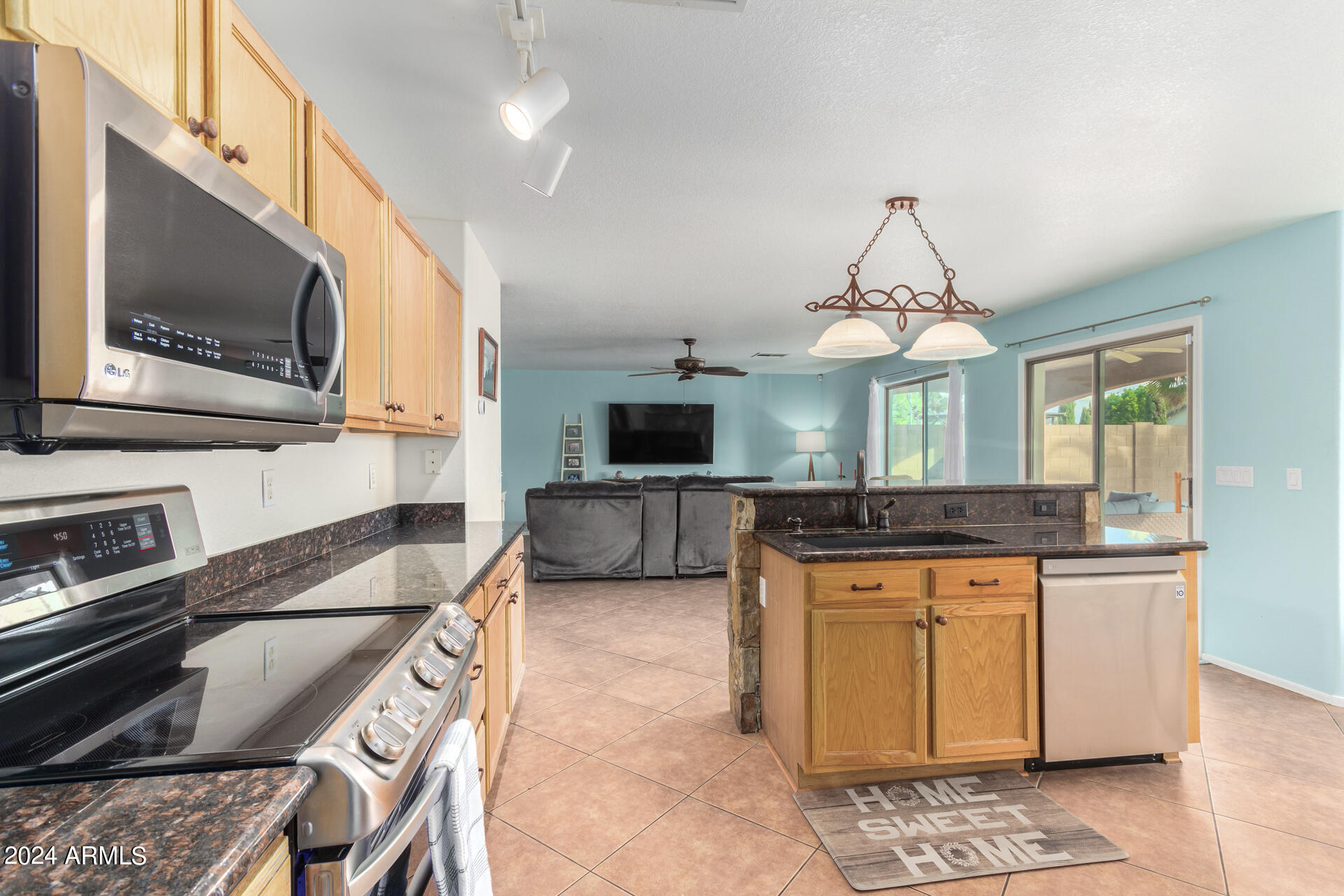 3009 W QUAIL Avenue