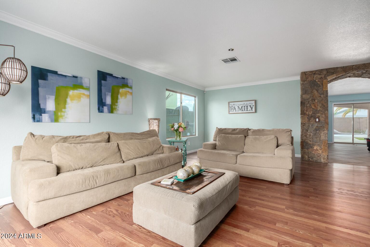 3009 W QUAIL Avenue