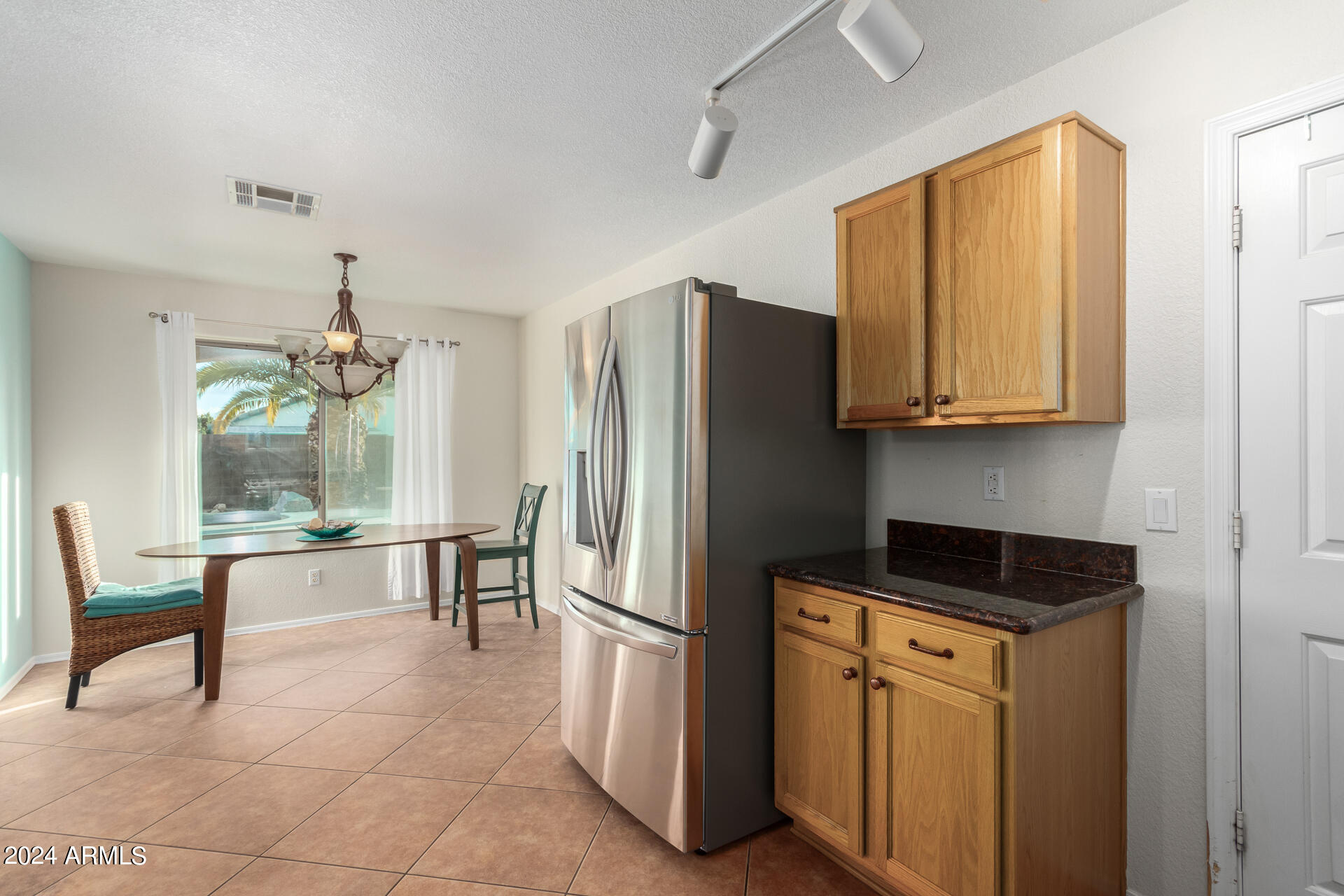 3009 W QUAIL Avenue