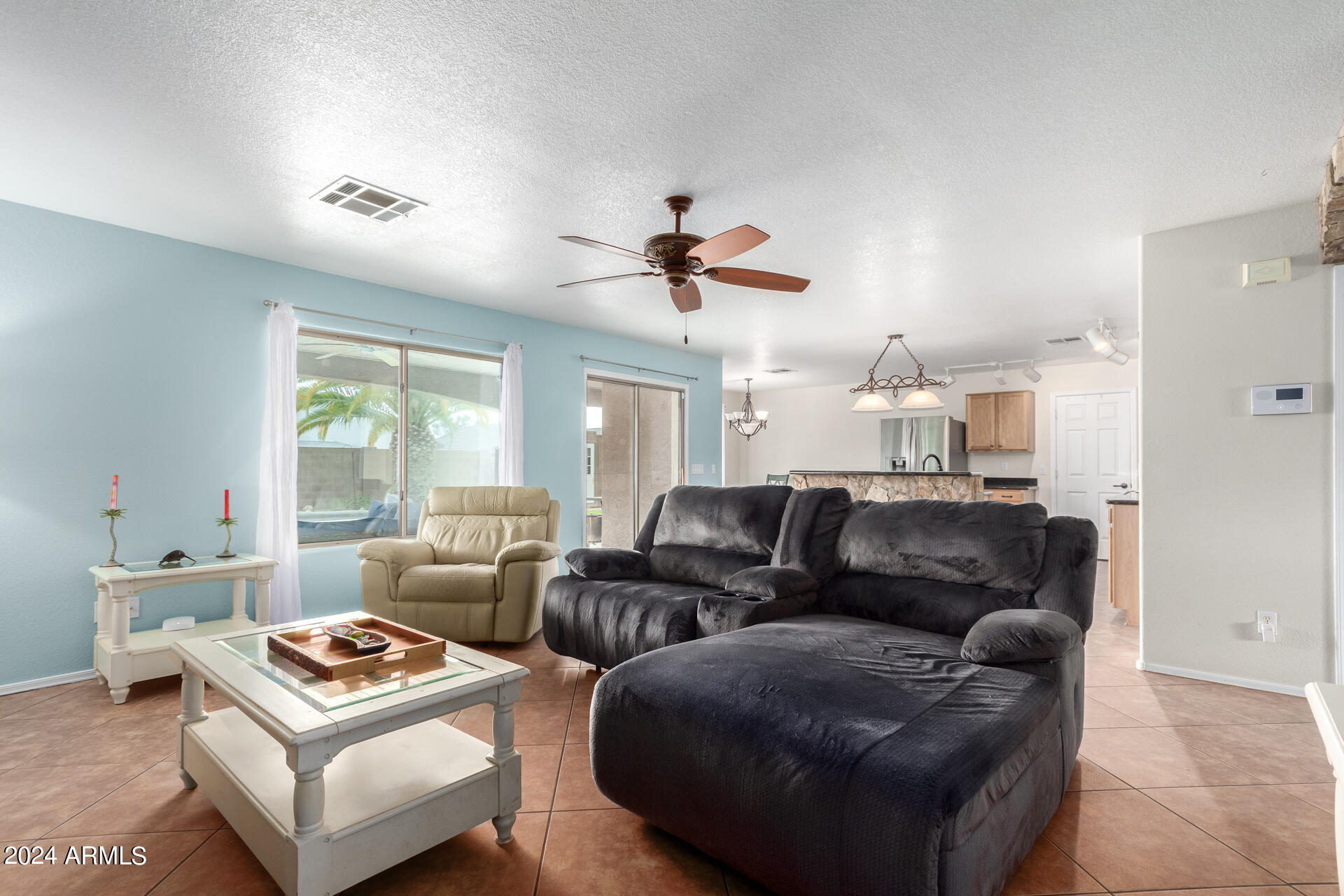 3009 W QUAIL Avenue