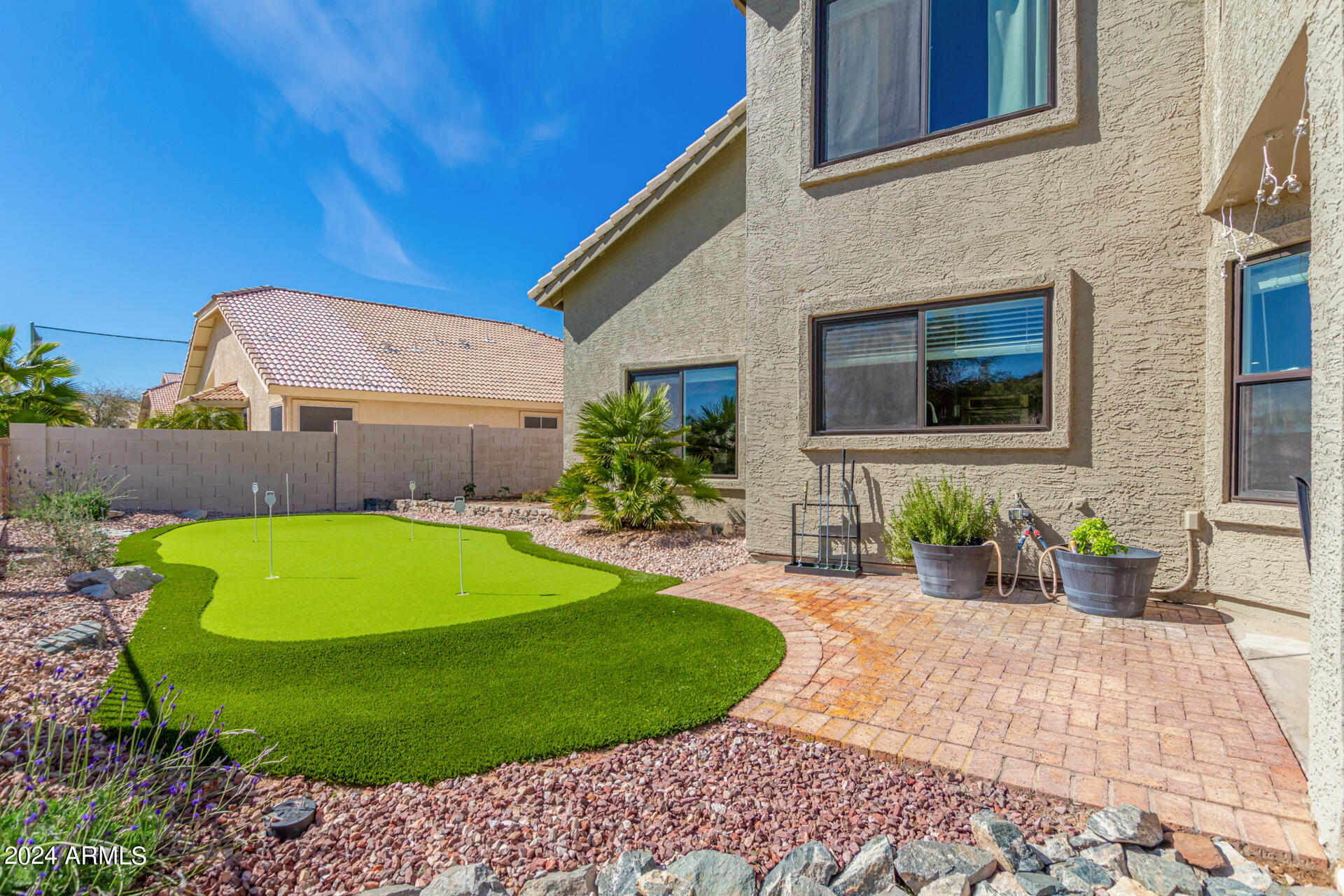 1367 E AMBERWOOD Drive