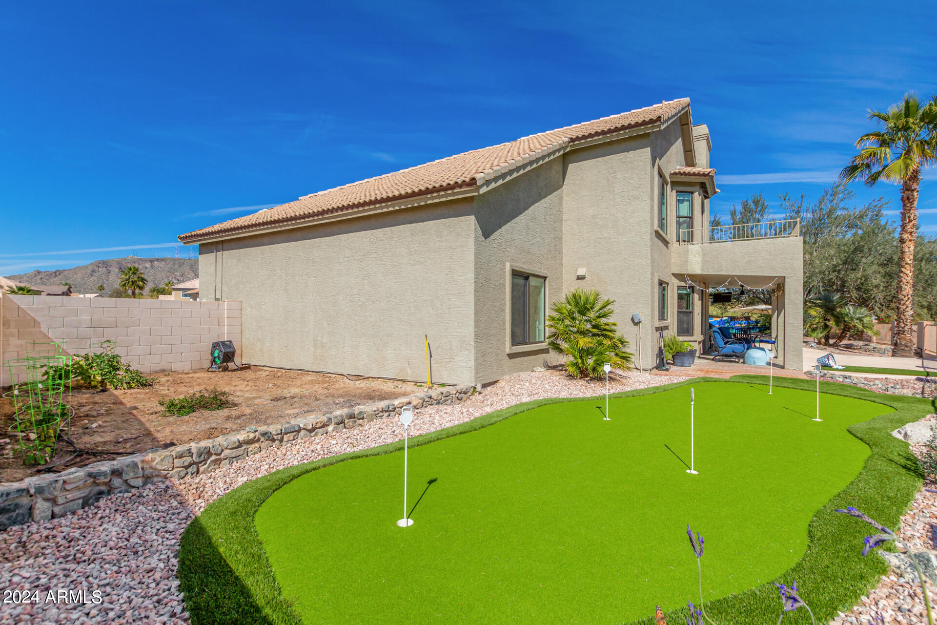 1367 E AMBERWOOD Drive