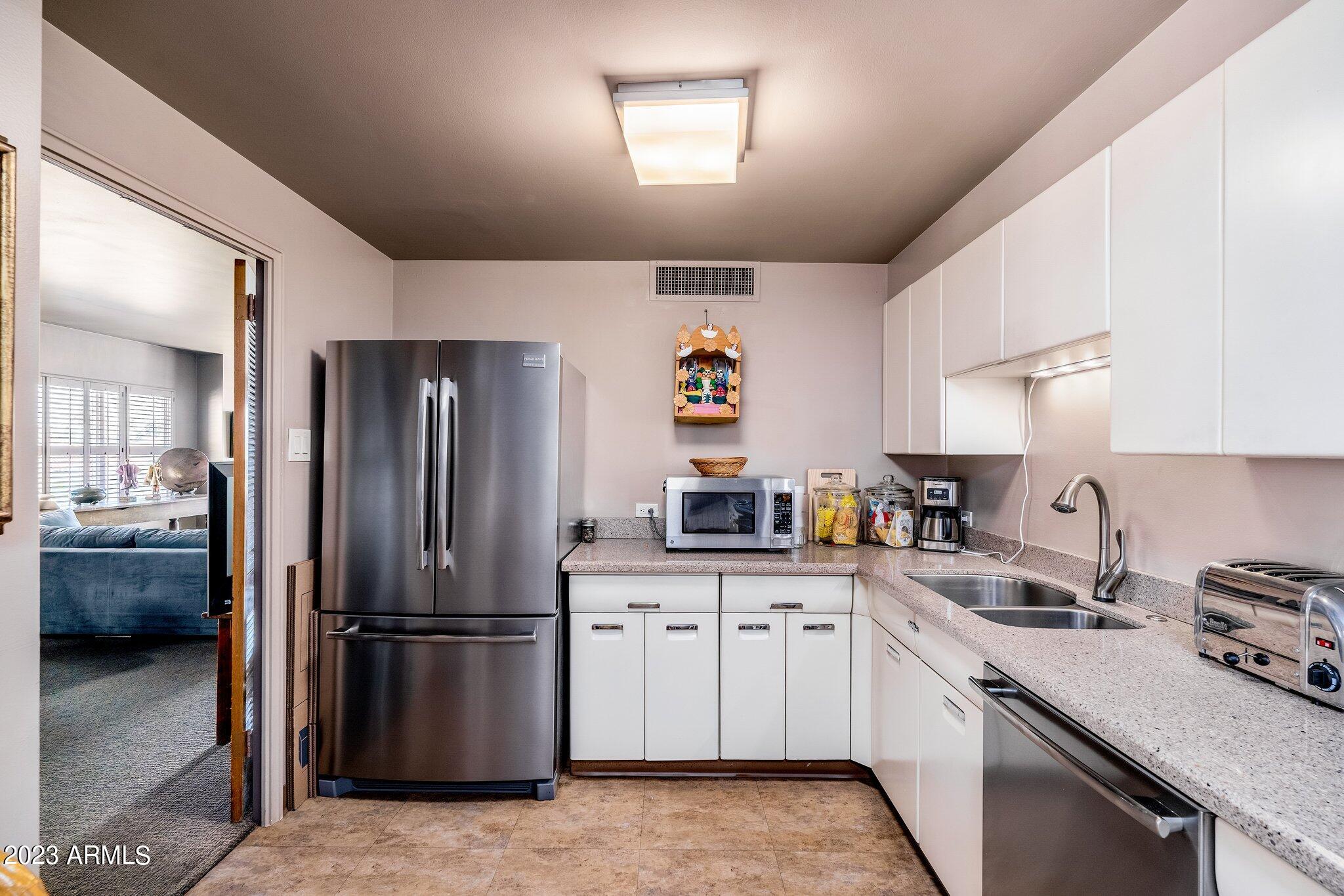 2201 N CENTRAL Avenue # F Unit: 3-F